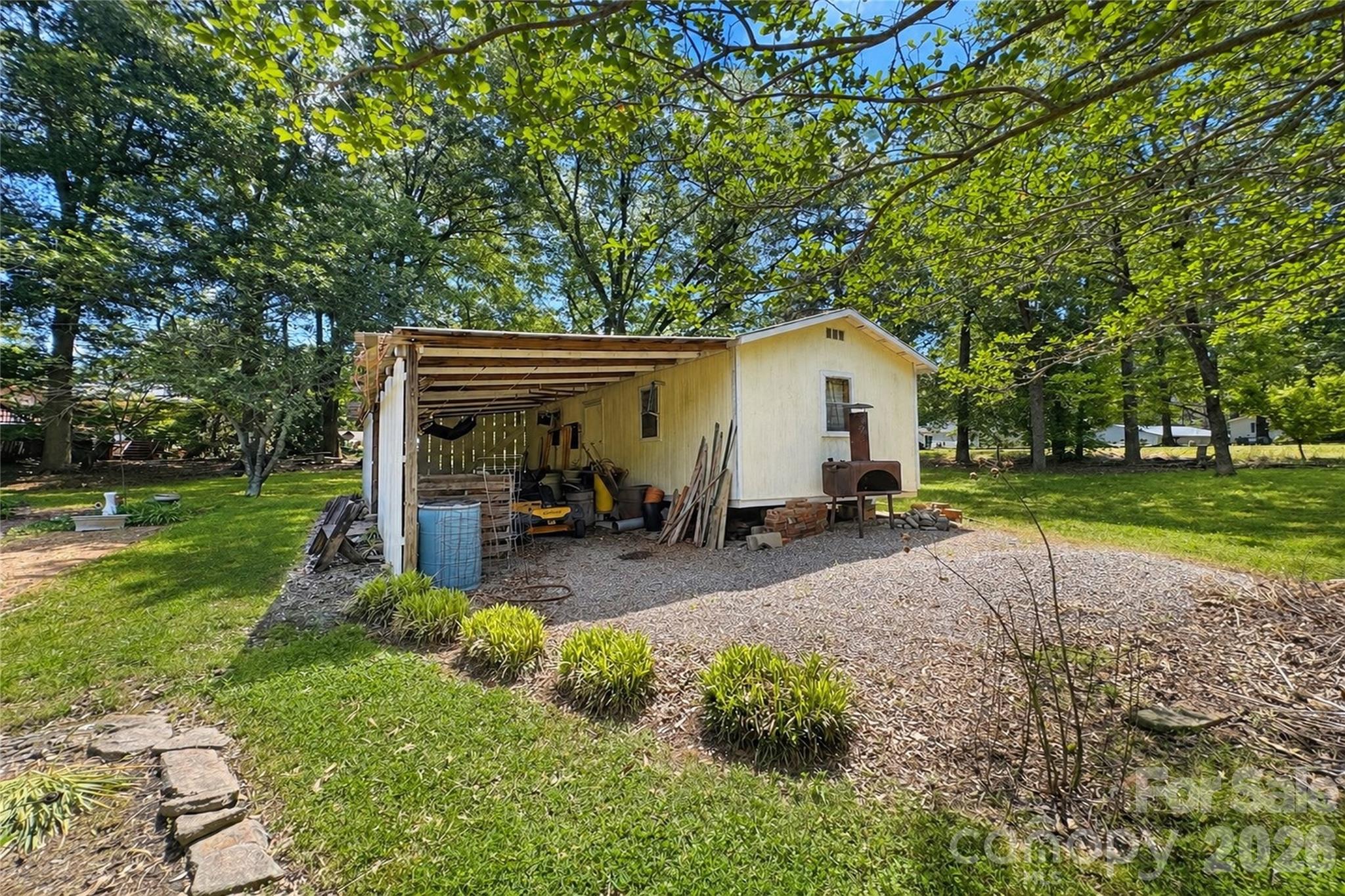 main property photo 33