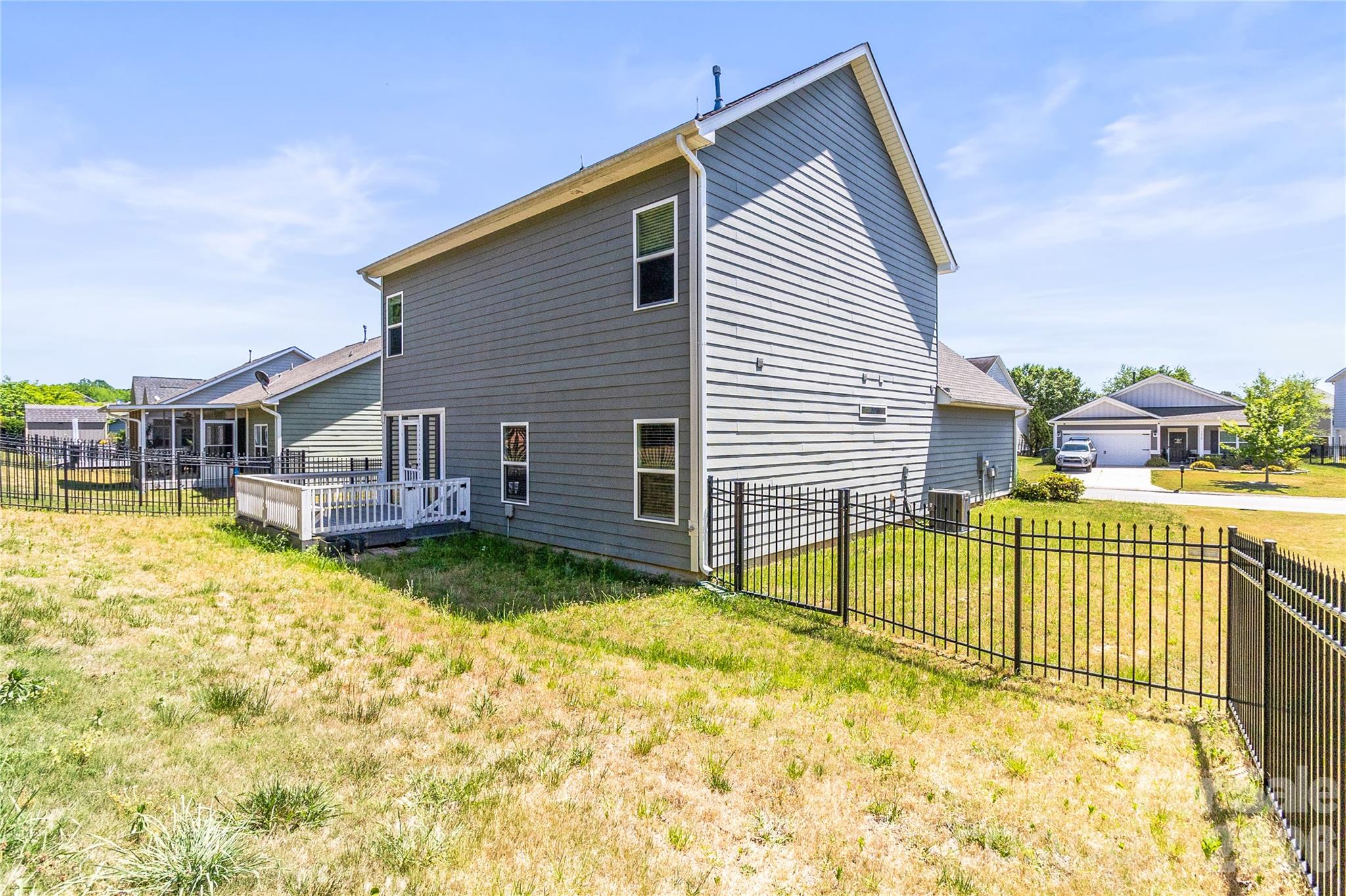 main property photo 12