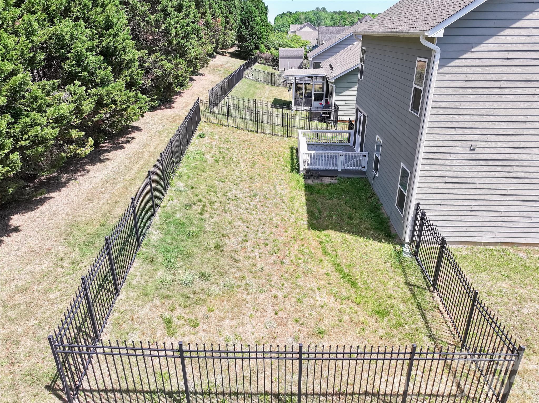 main property photo 23