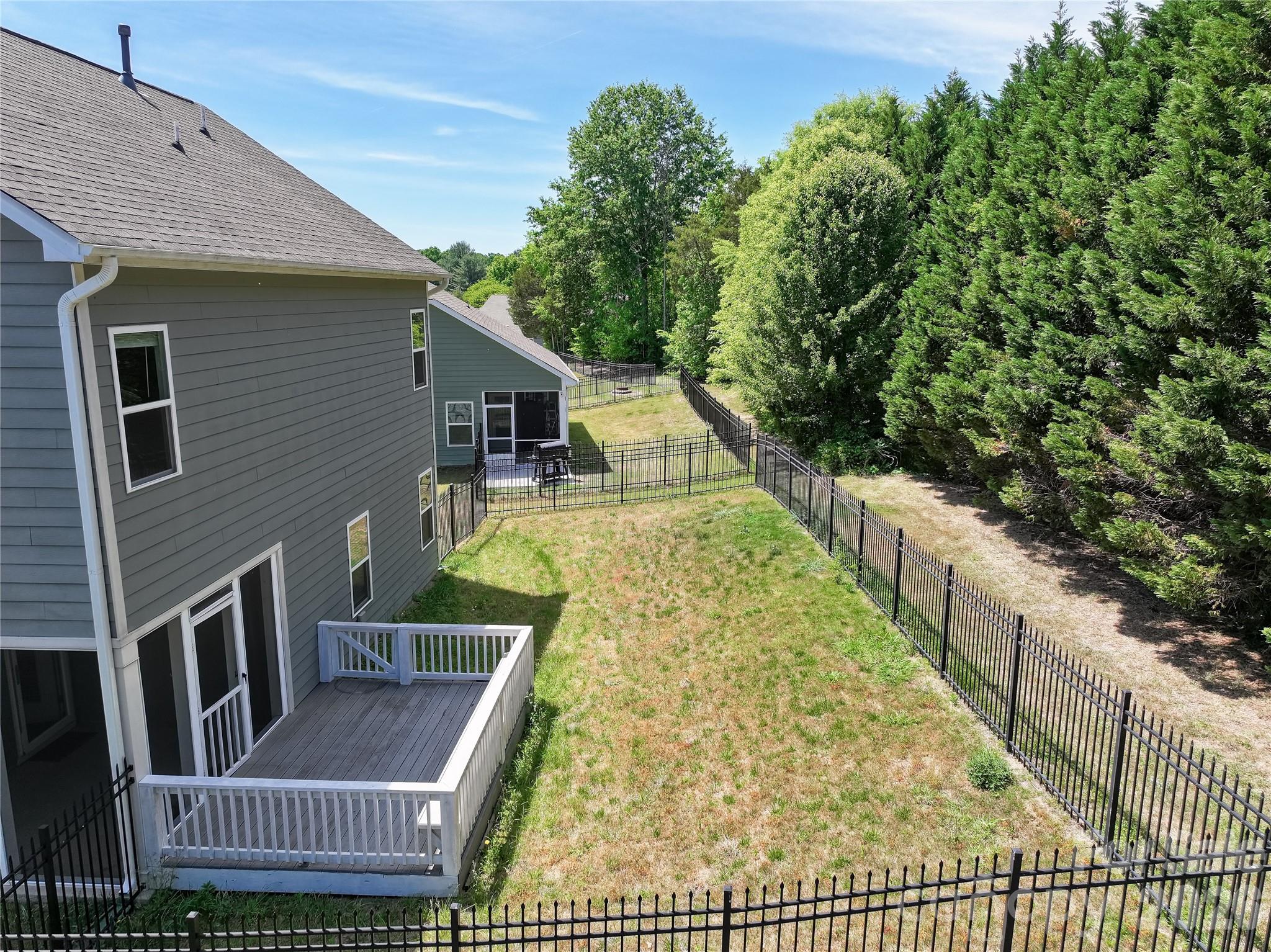 main property photo 24