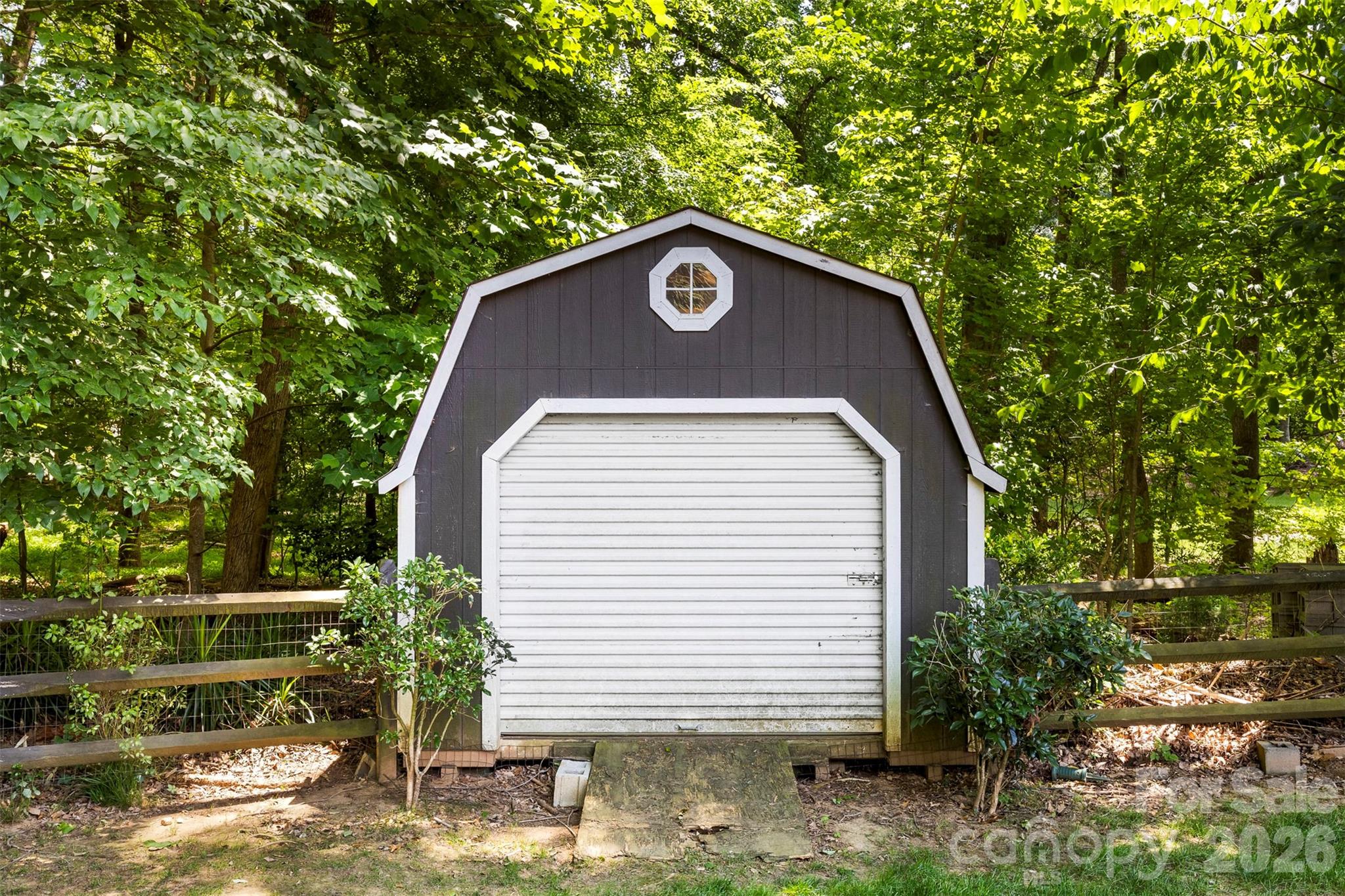 main property photo 33