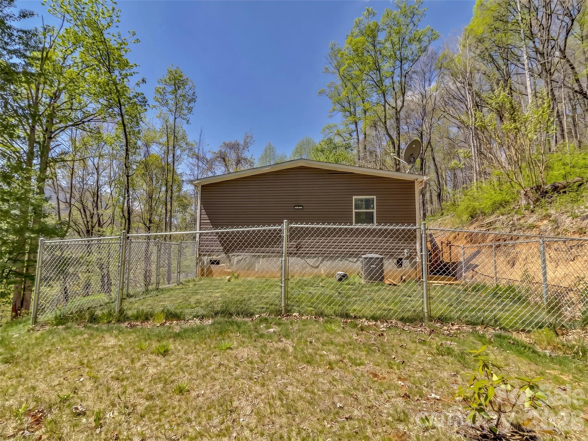 main property photo 32
