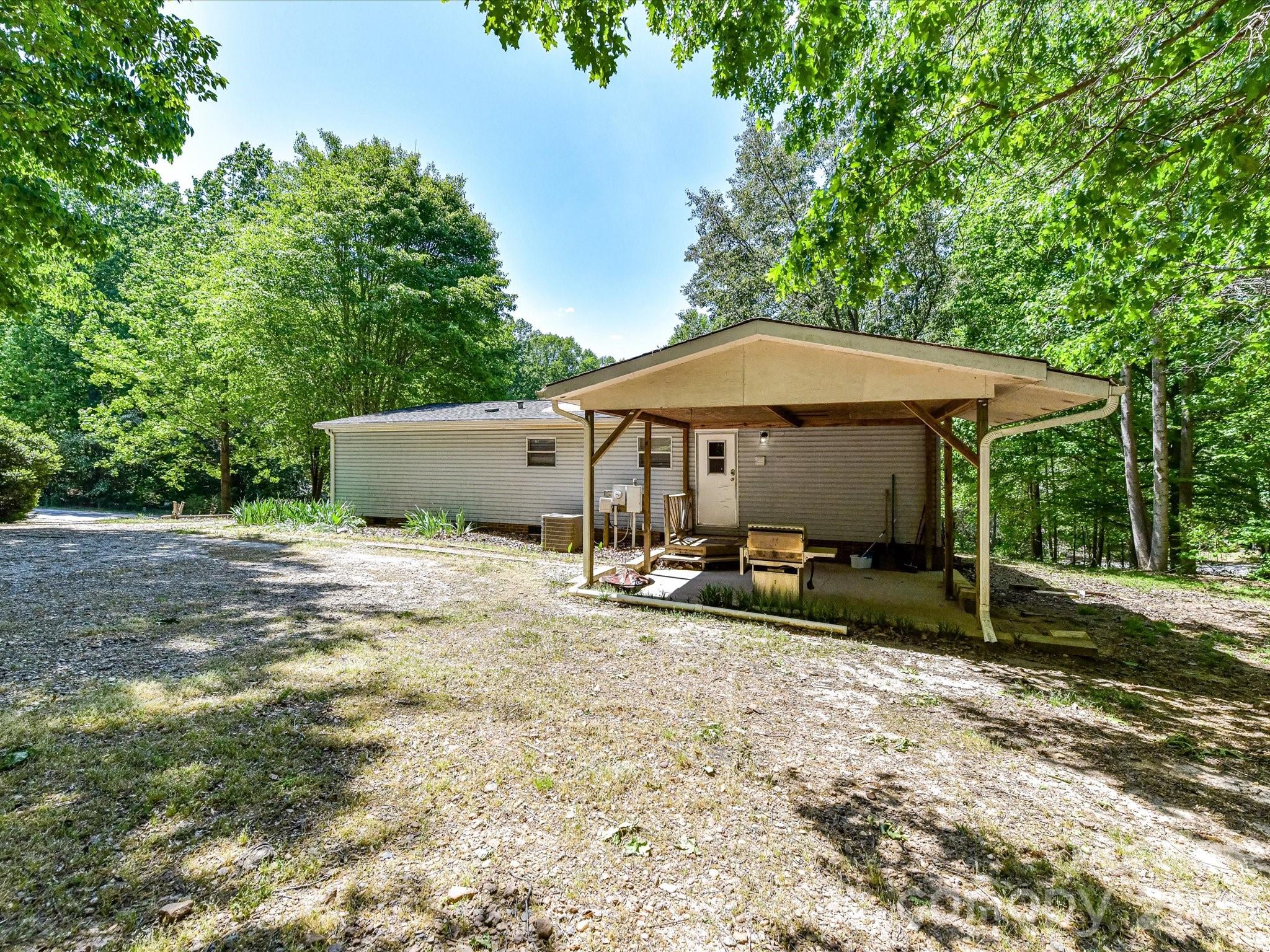 main property photo 37