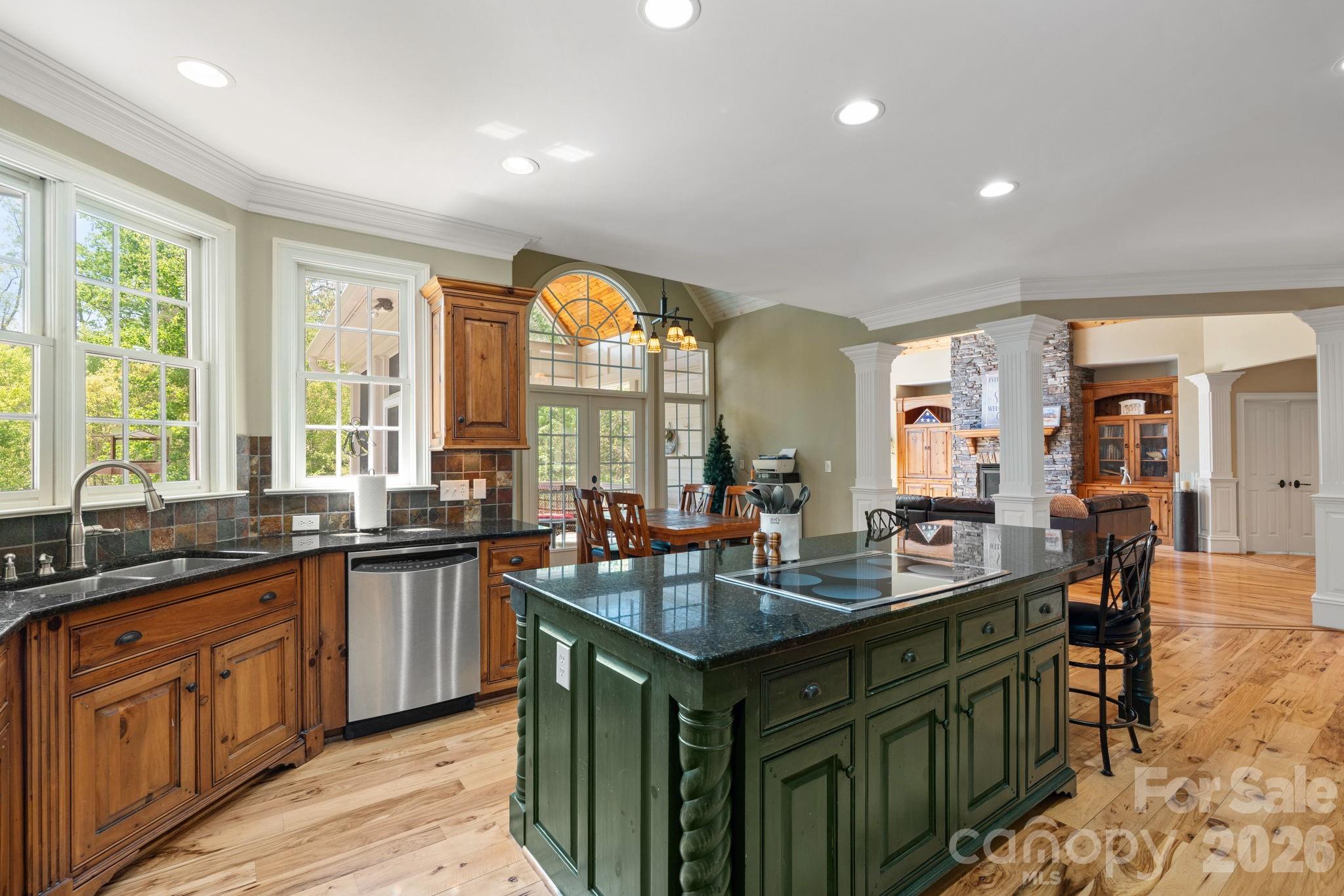 main property photo 15