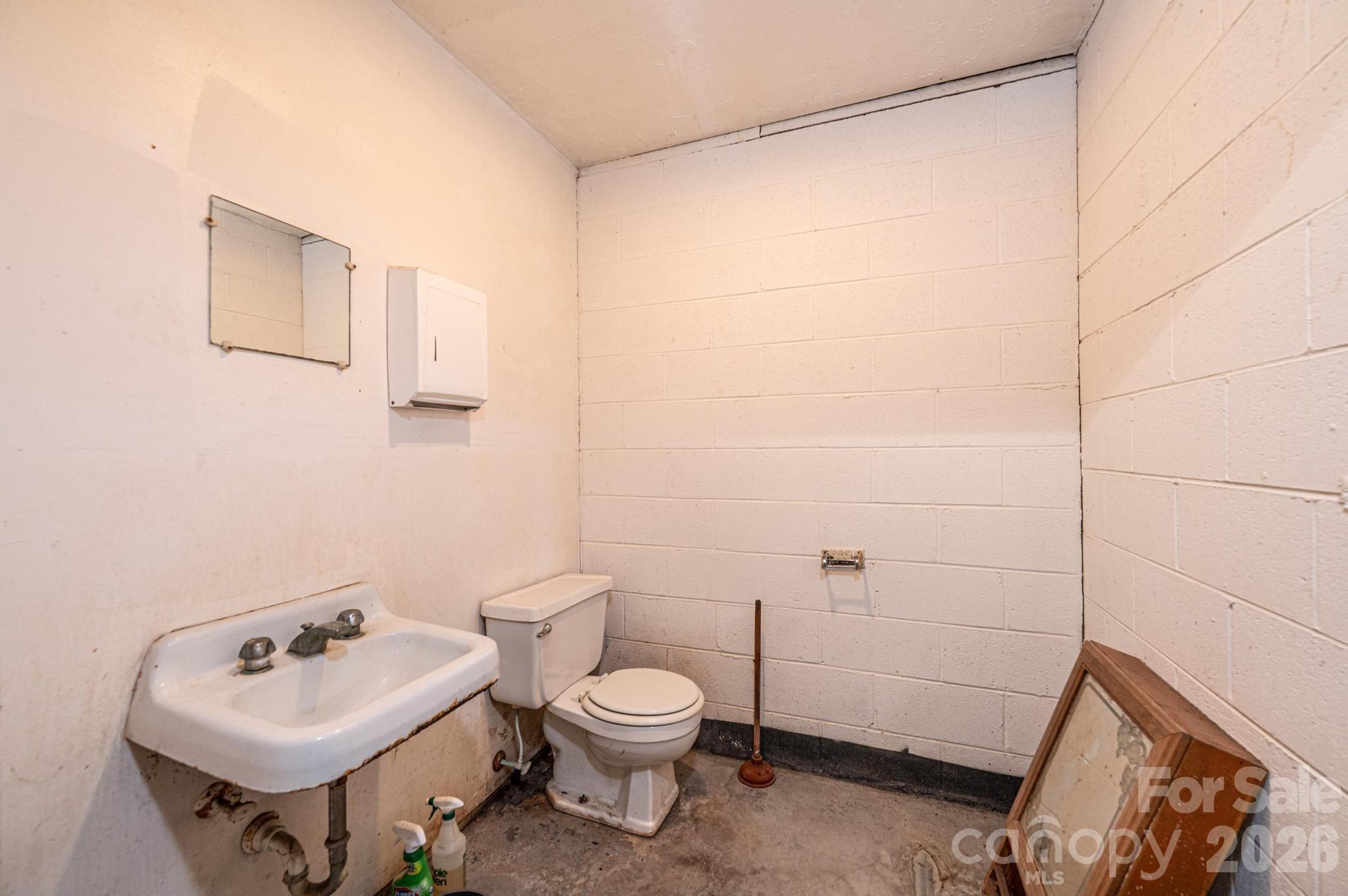 main property photo 24