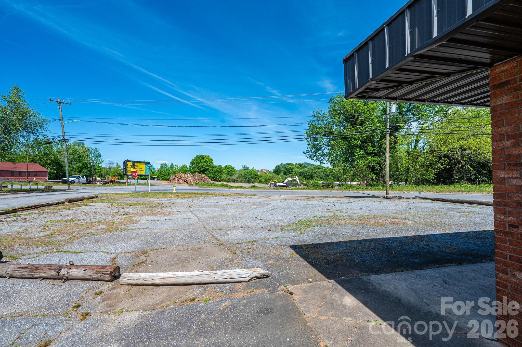 main property photo 6