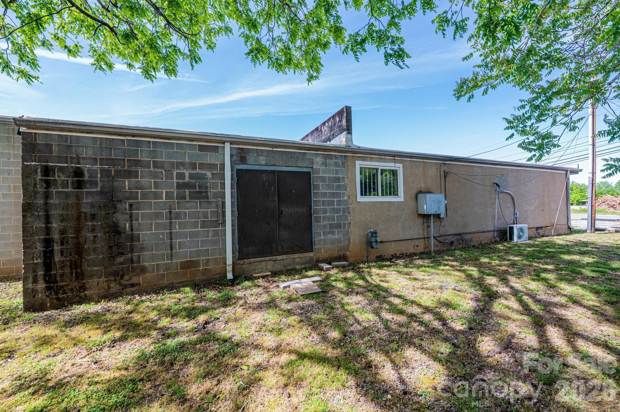 main property photo 8