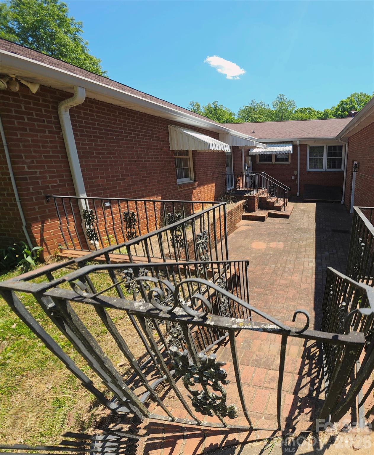 main property photo 41
