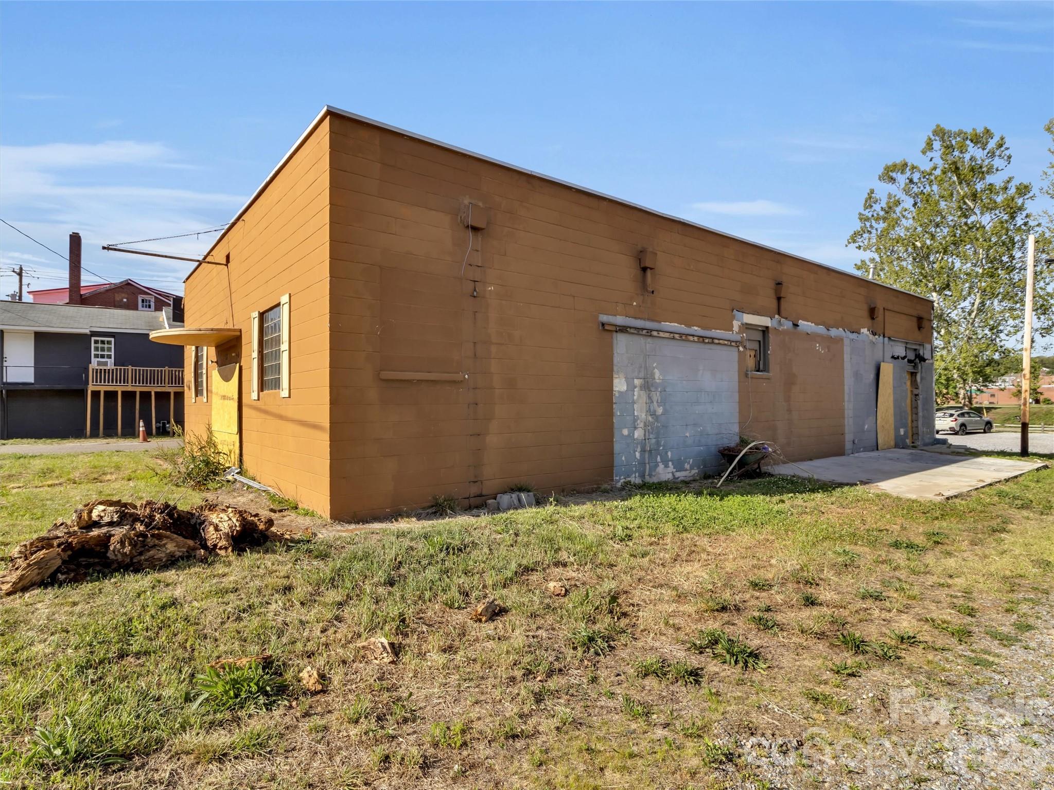 main property photo 5