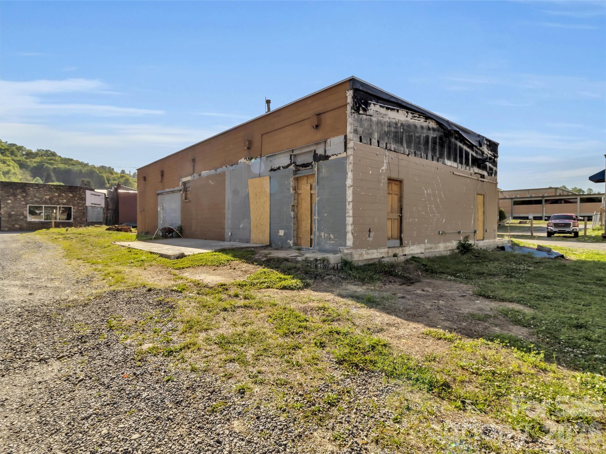 main property photo 7