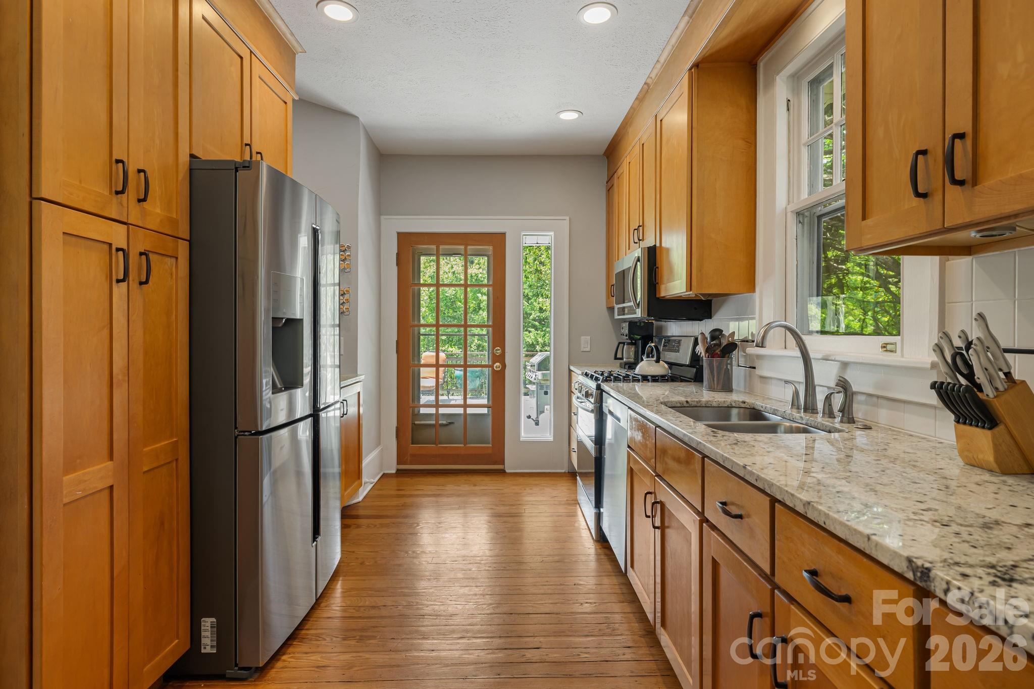 main property photo 20