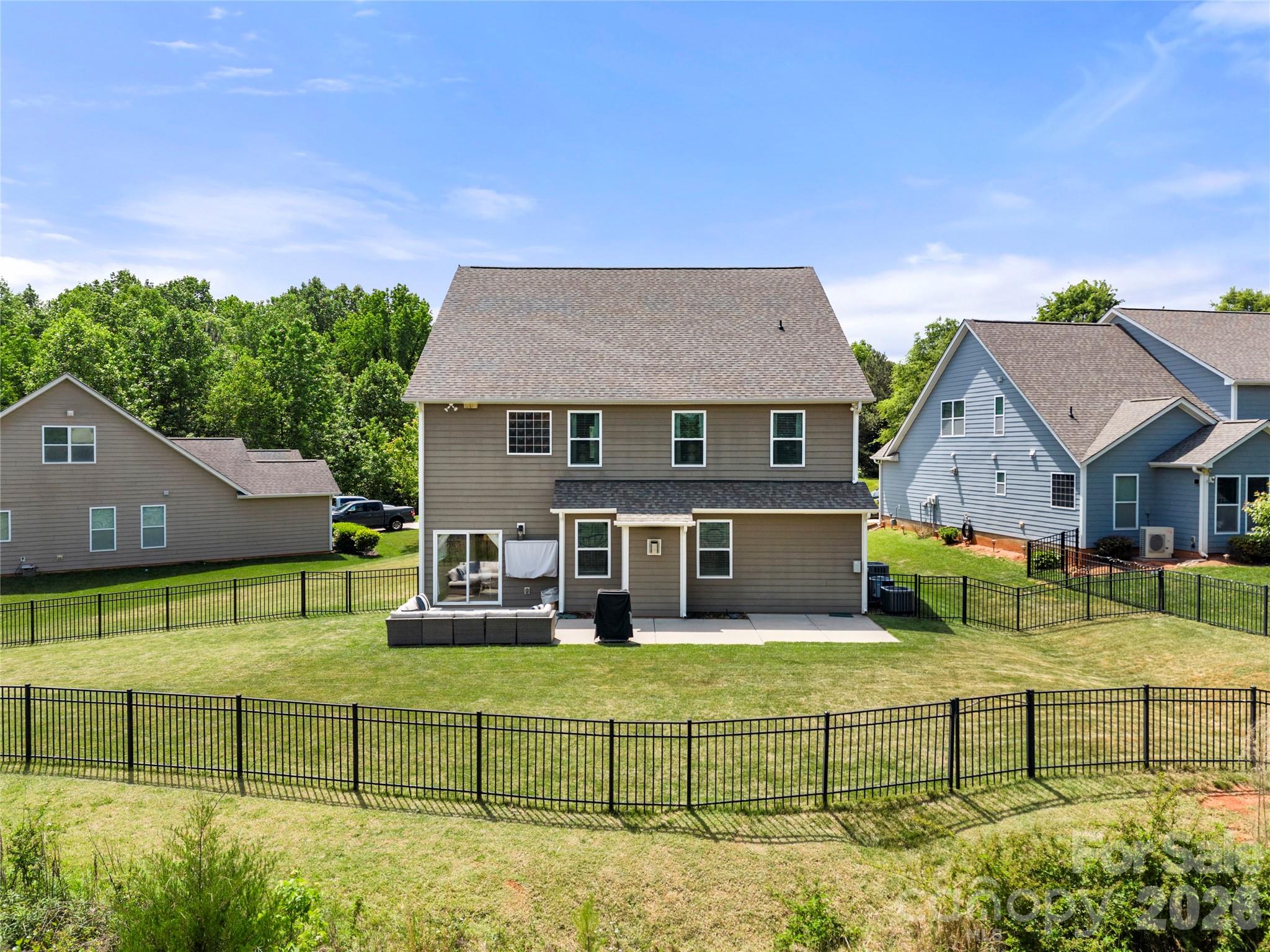 main property photo 33
