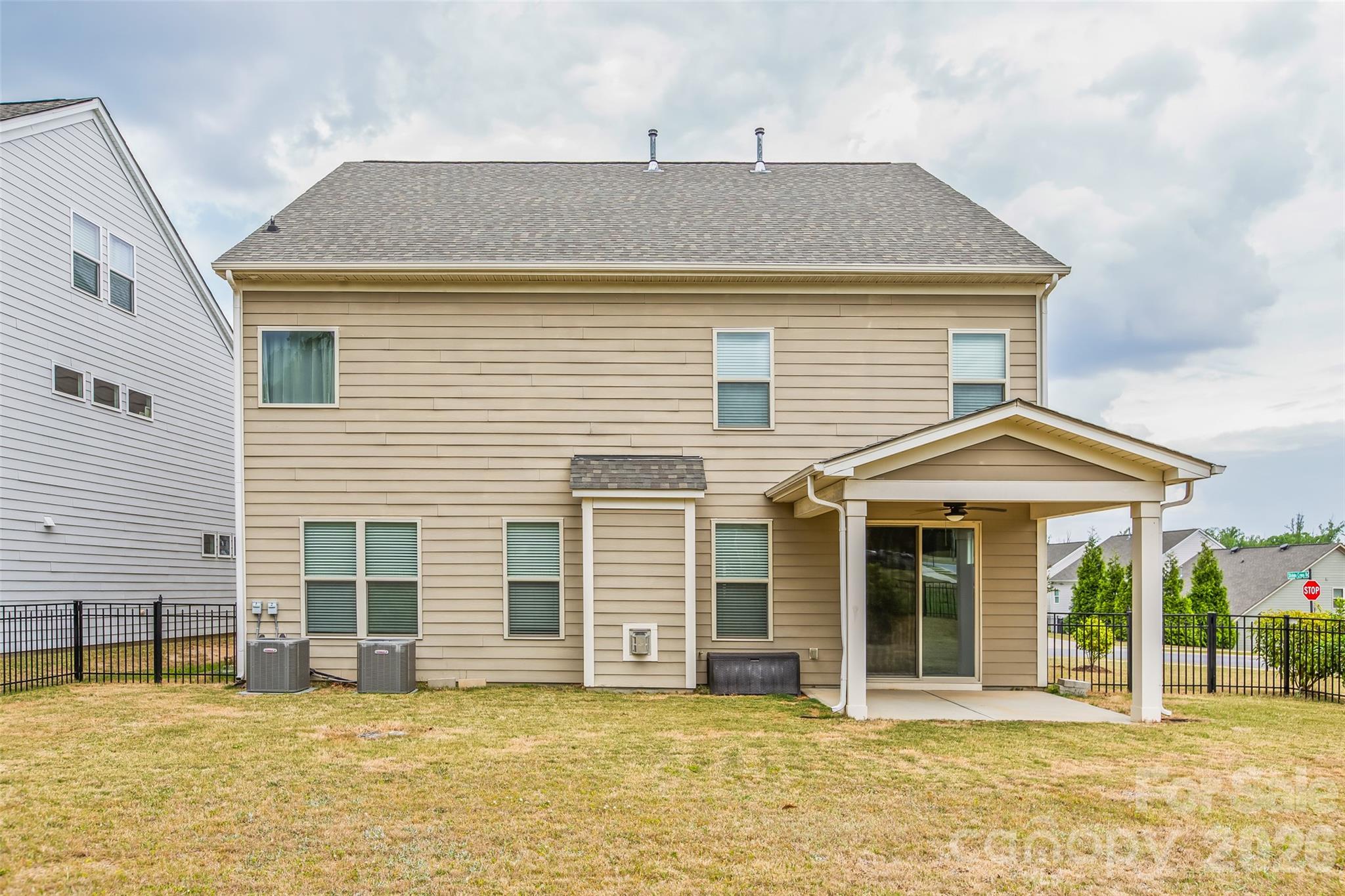 main property photo 40