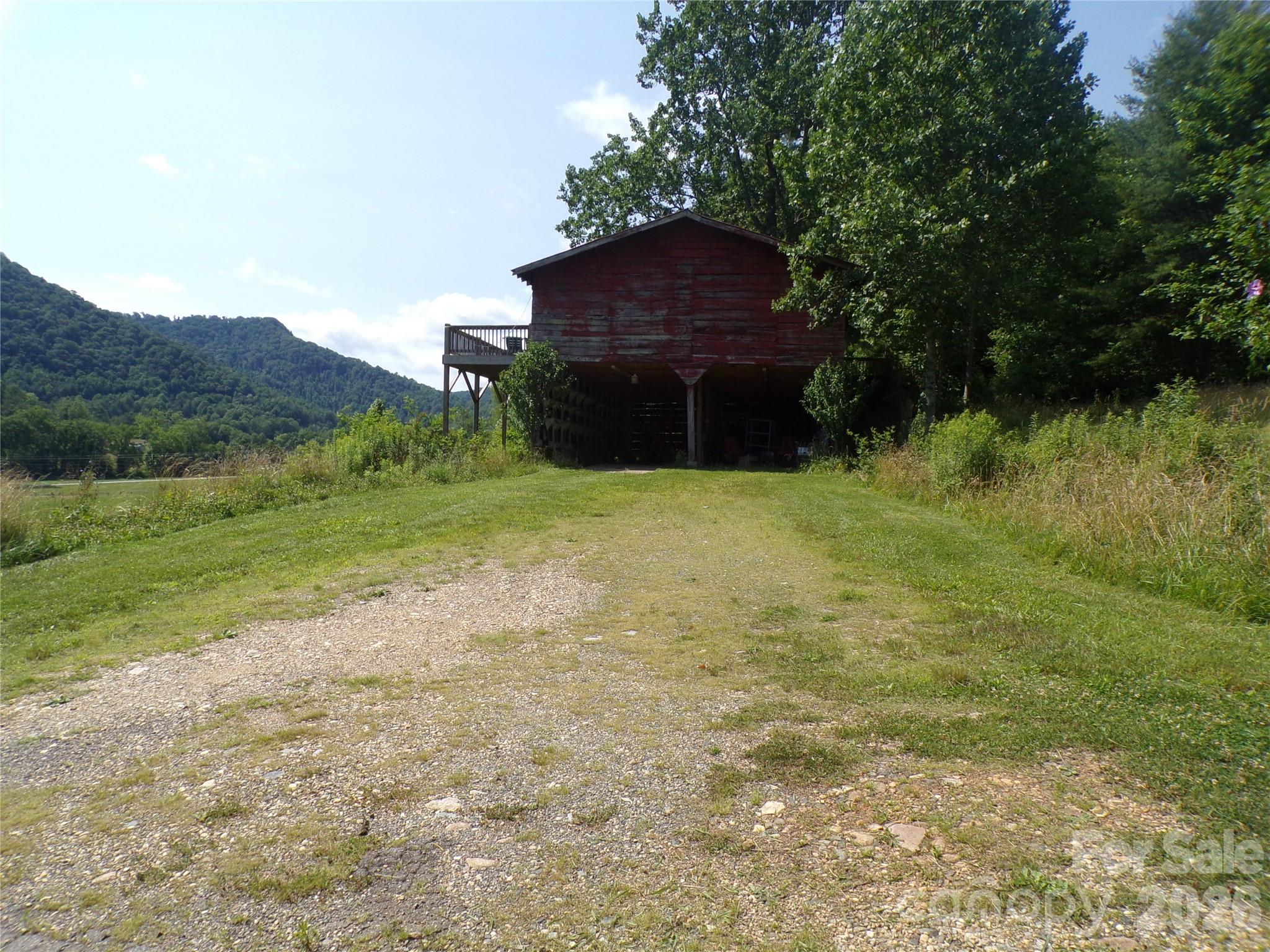 main property photo 8