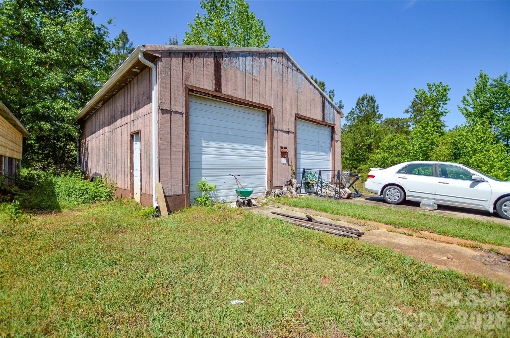 main property photo 22