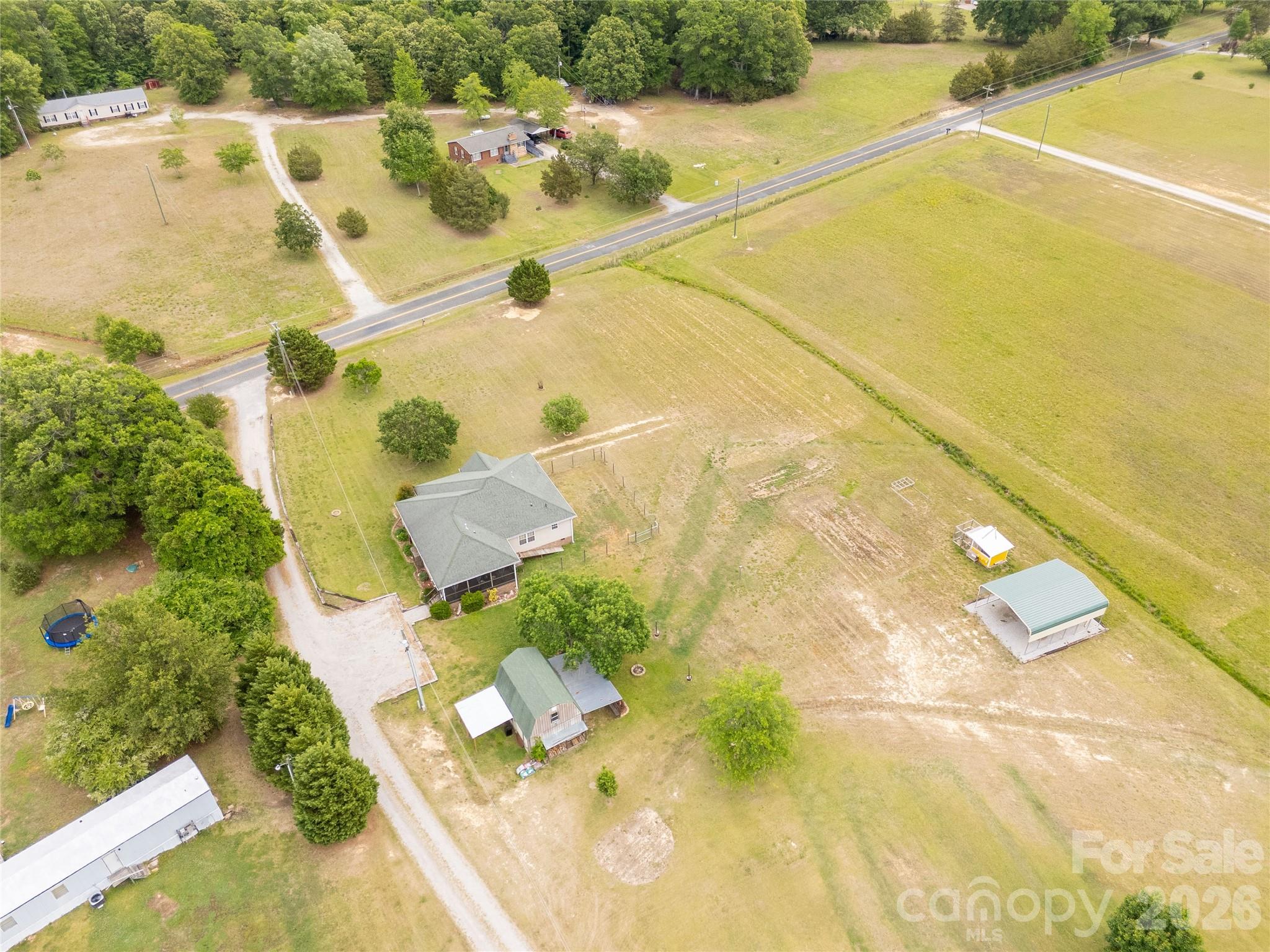 main property photo 36