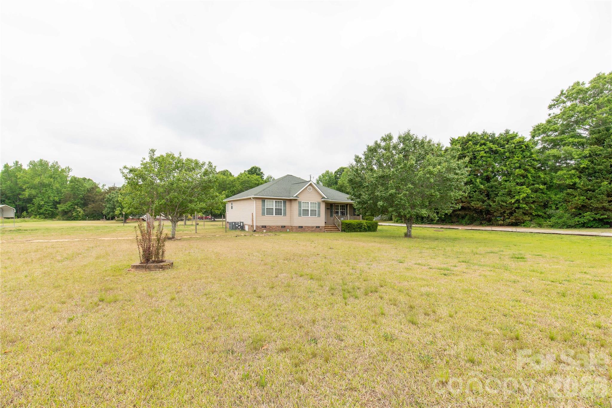 main property photo 40