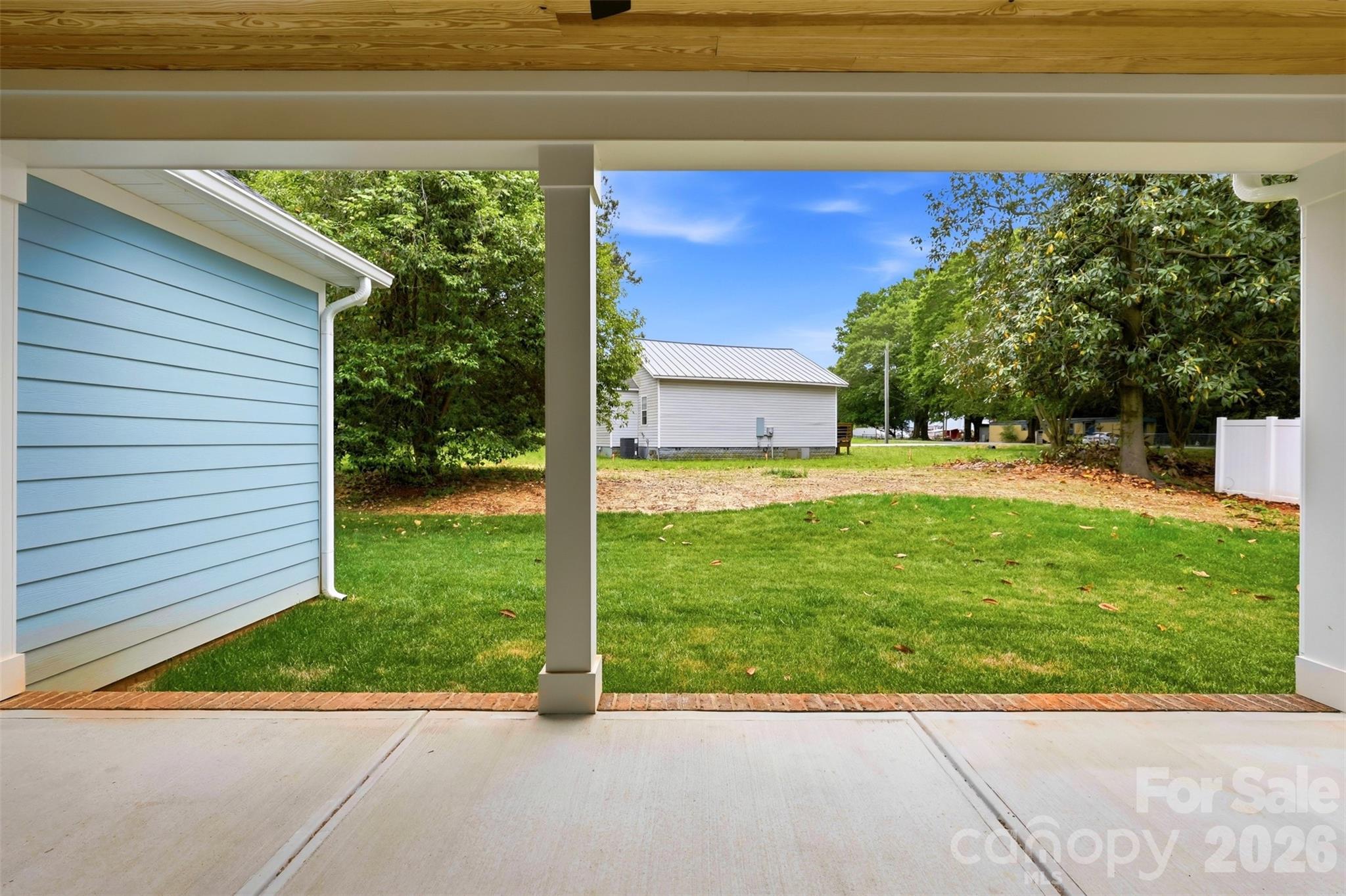main property photo 23