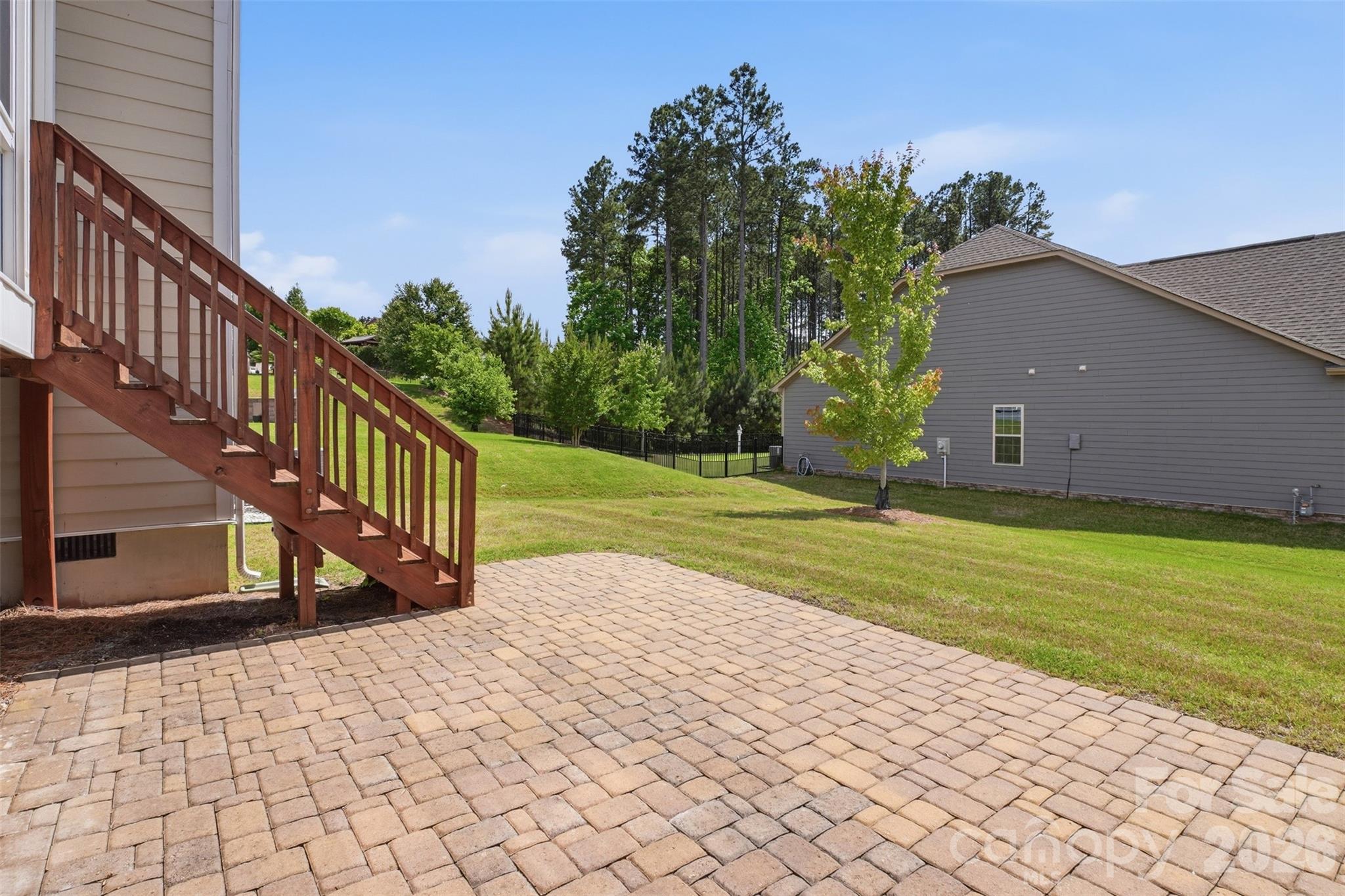 main property photo 23