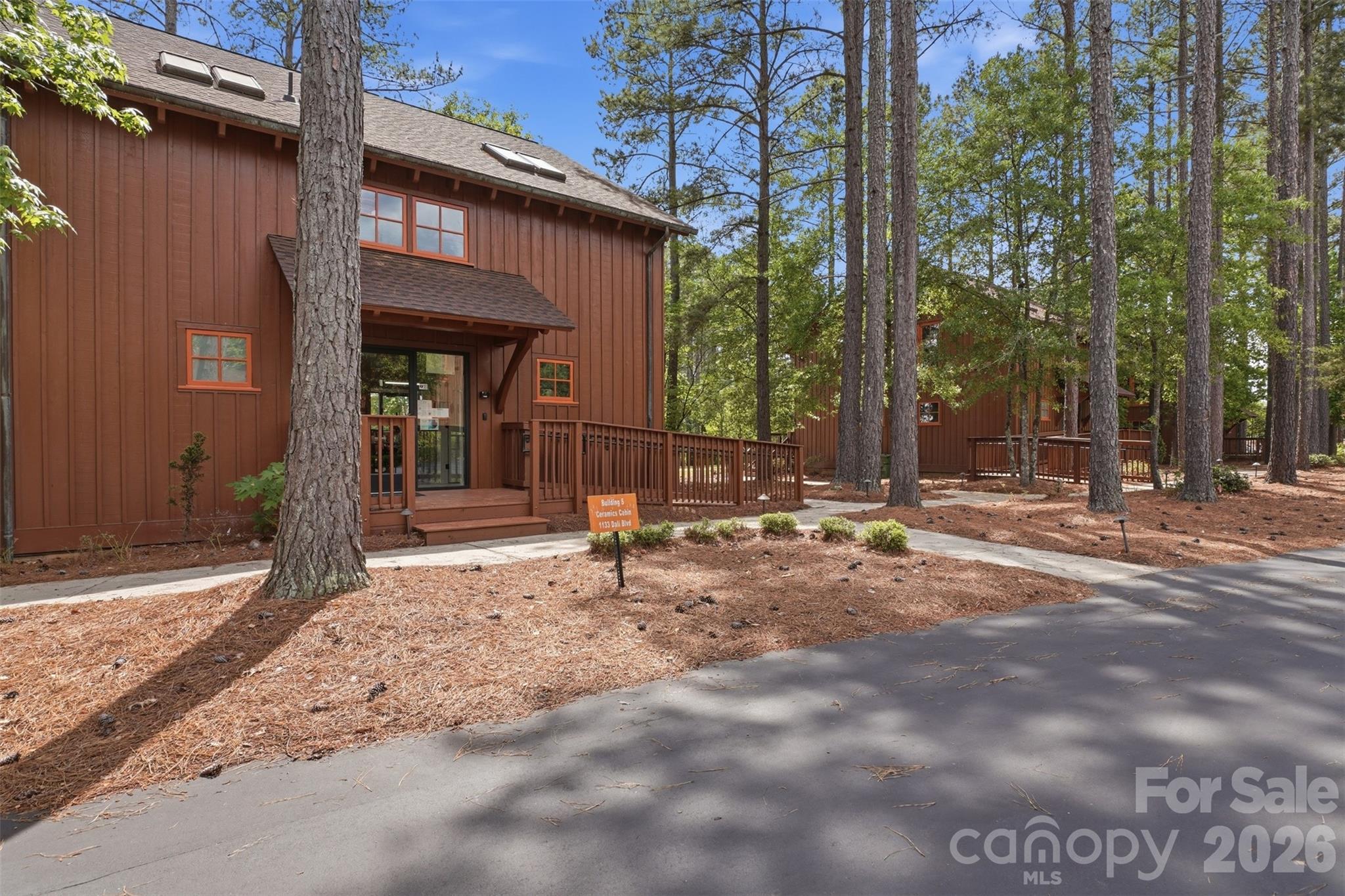 main property photo 28