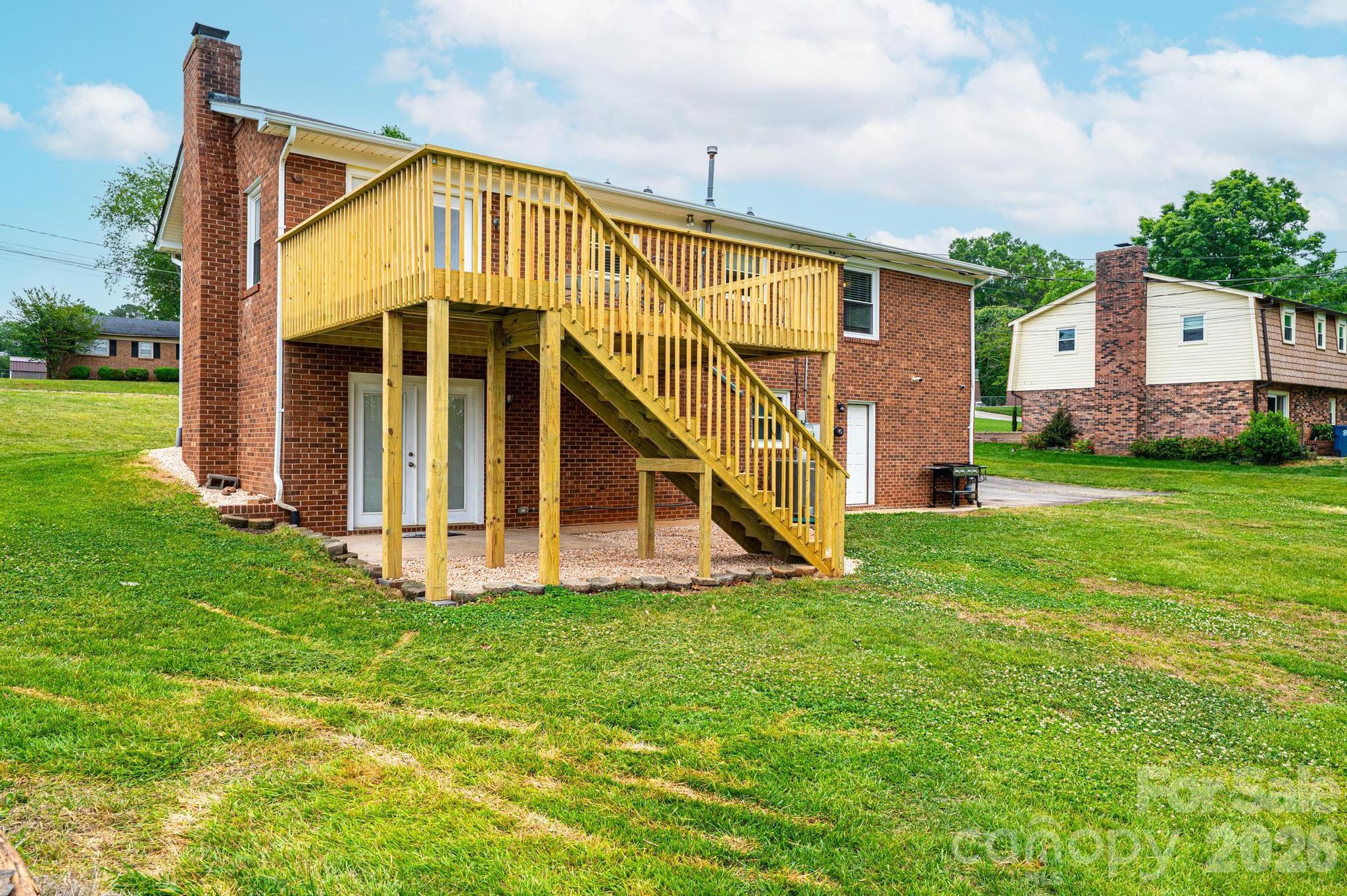main property photo 27