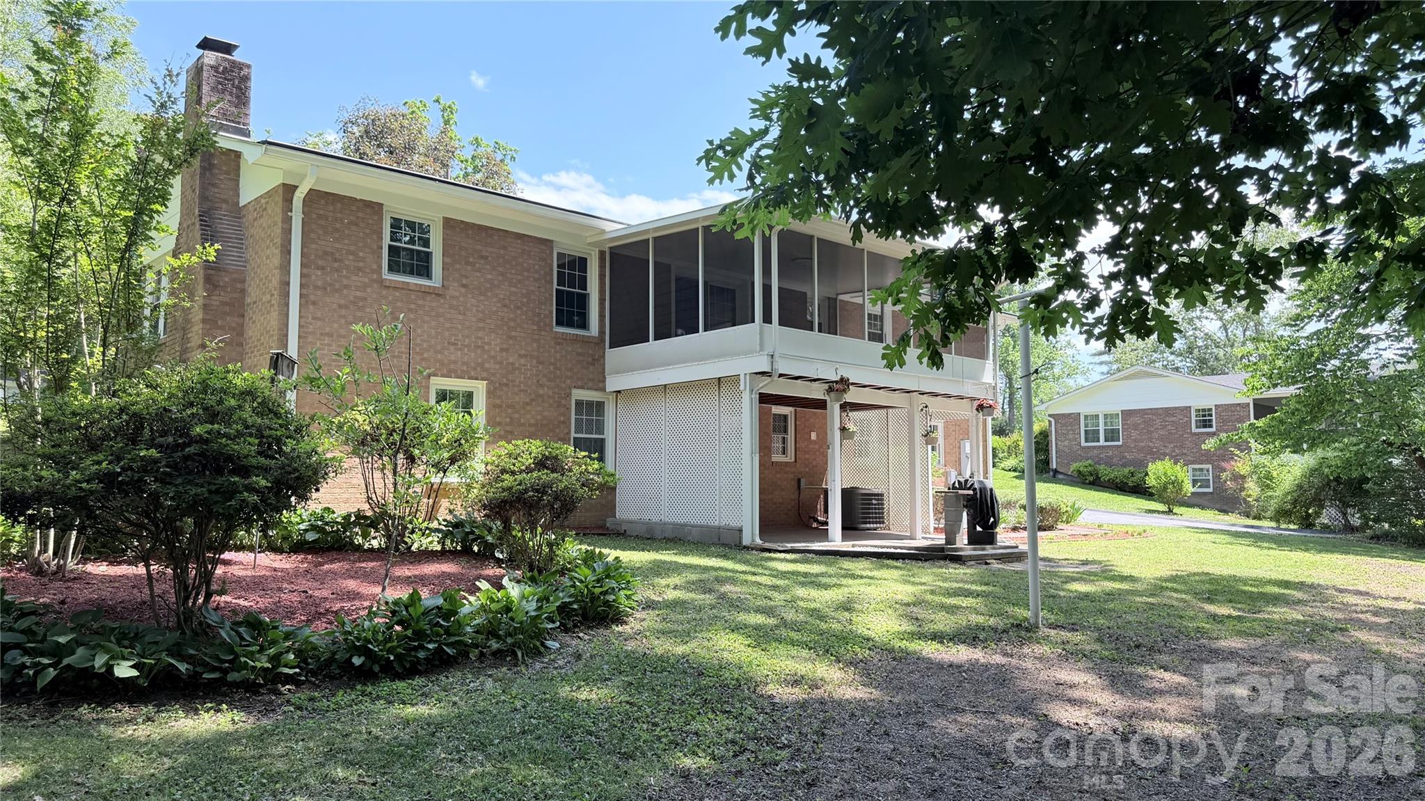 main property photo 37