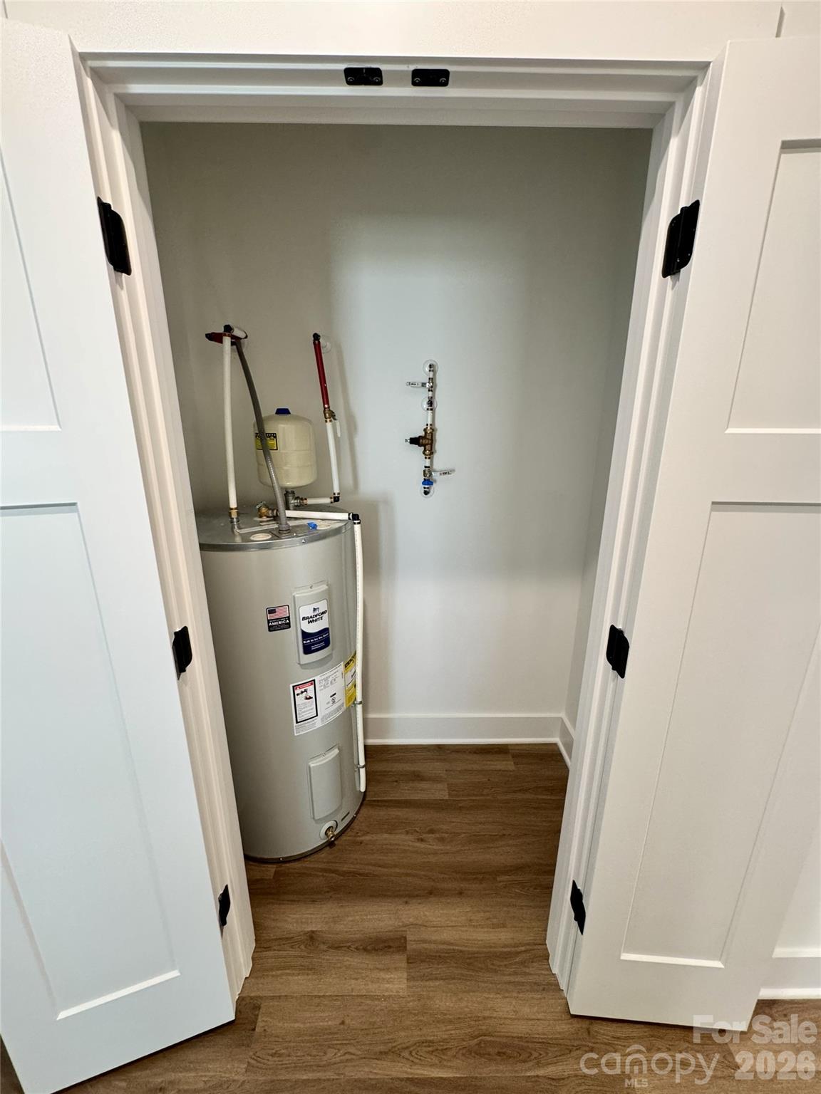 main property photo 15