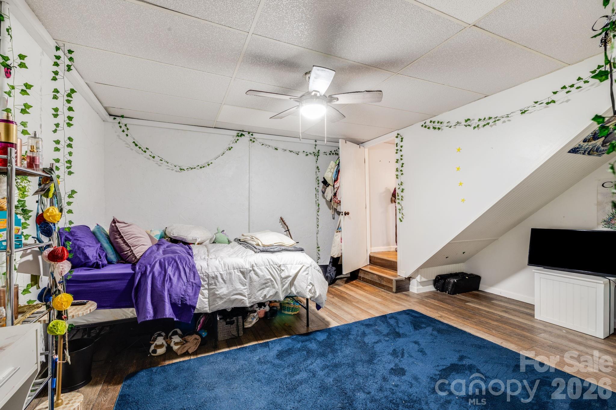 main property photo 25
