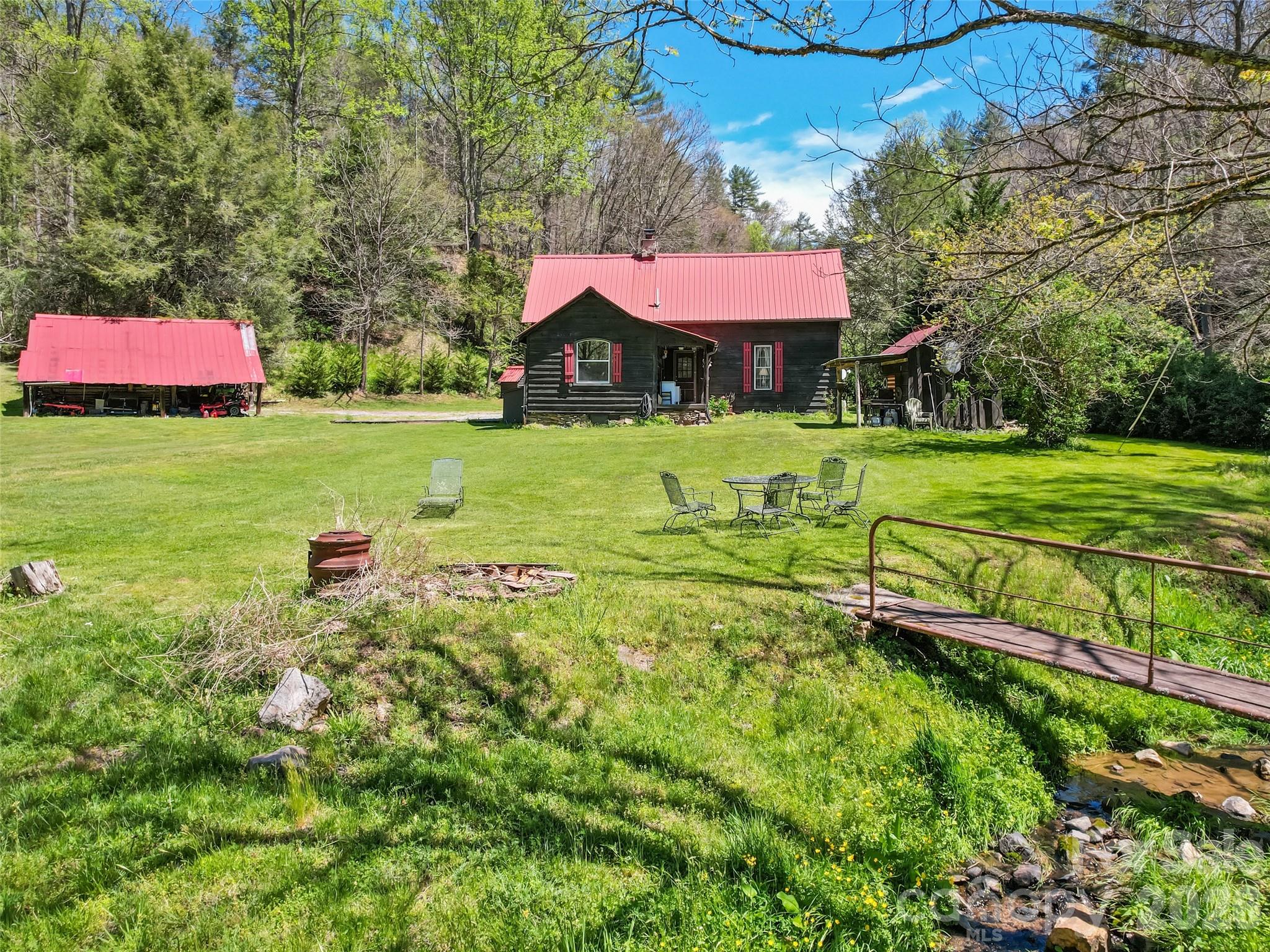 main property photo 28