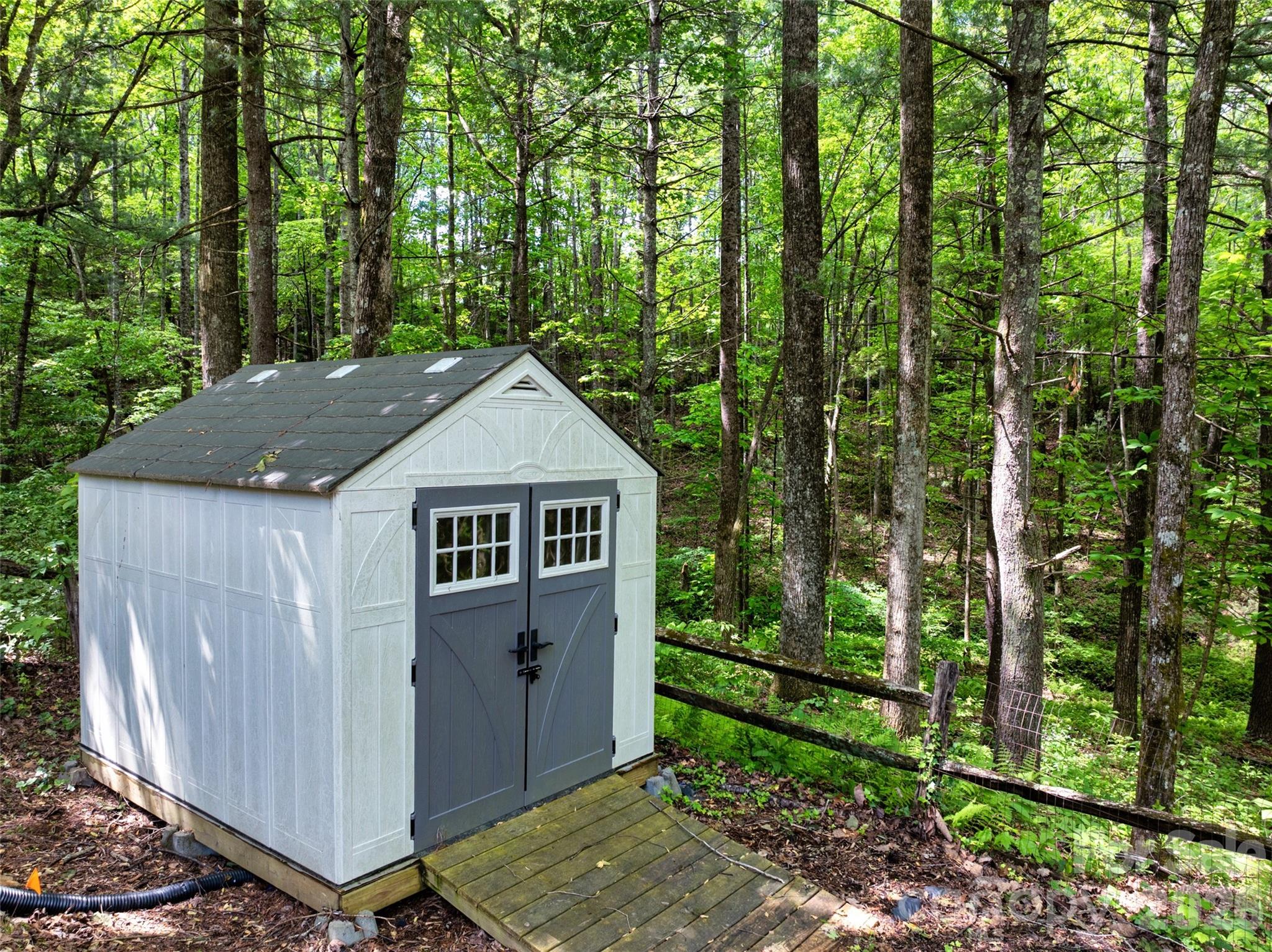 main property photo 44