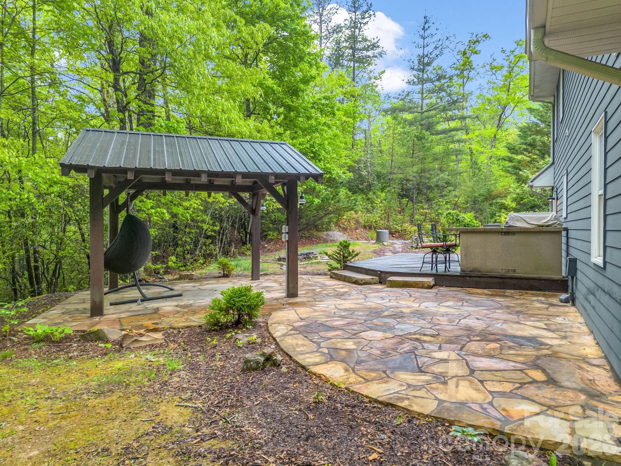 main property photo 8
