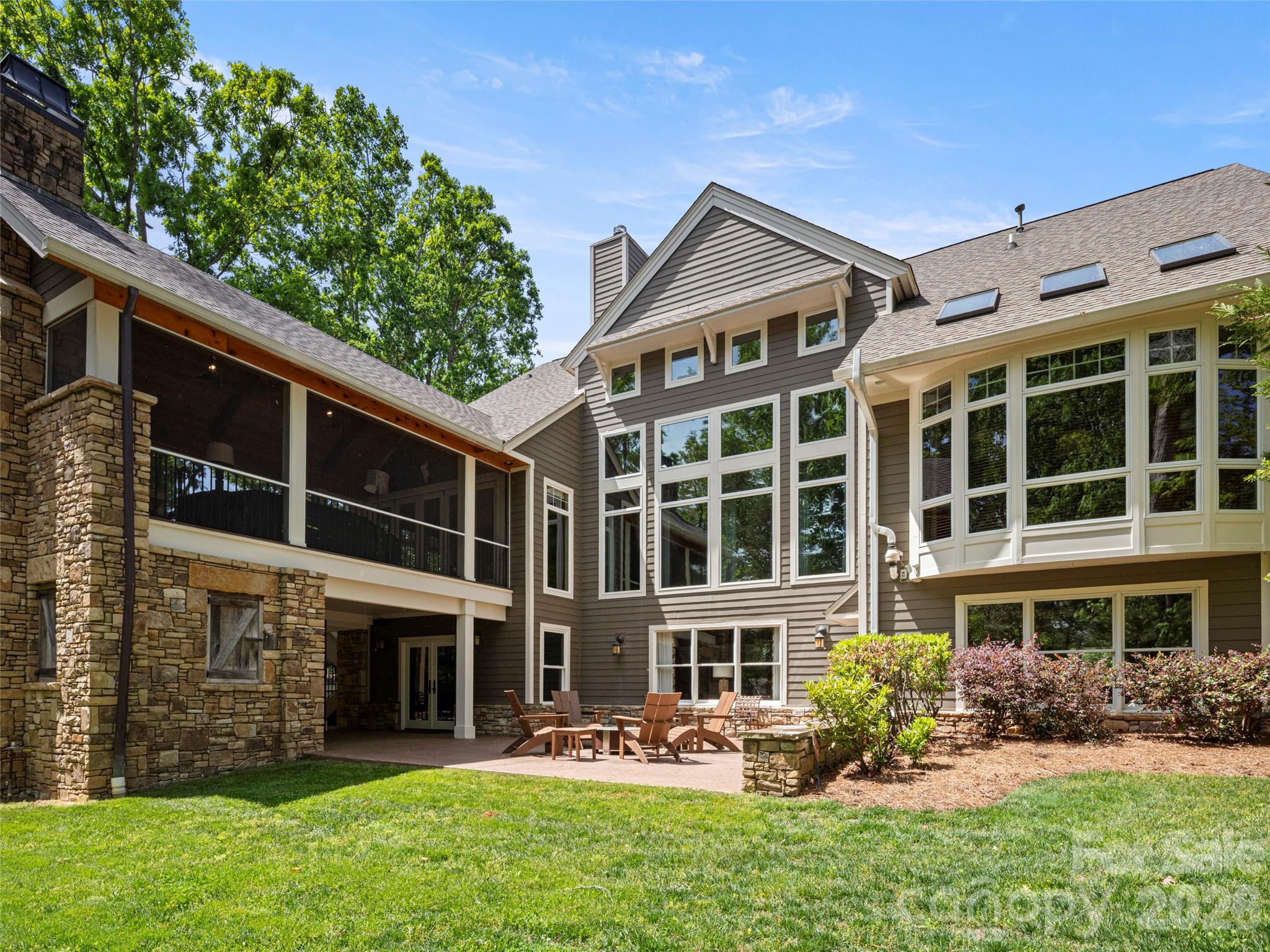 main property photo 40