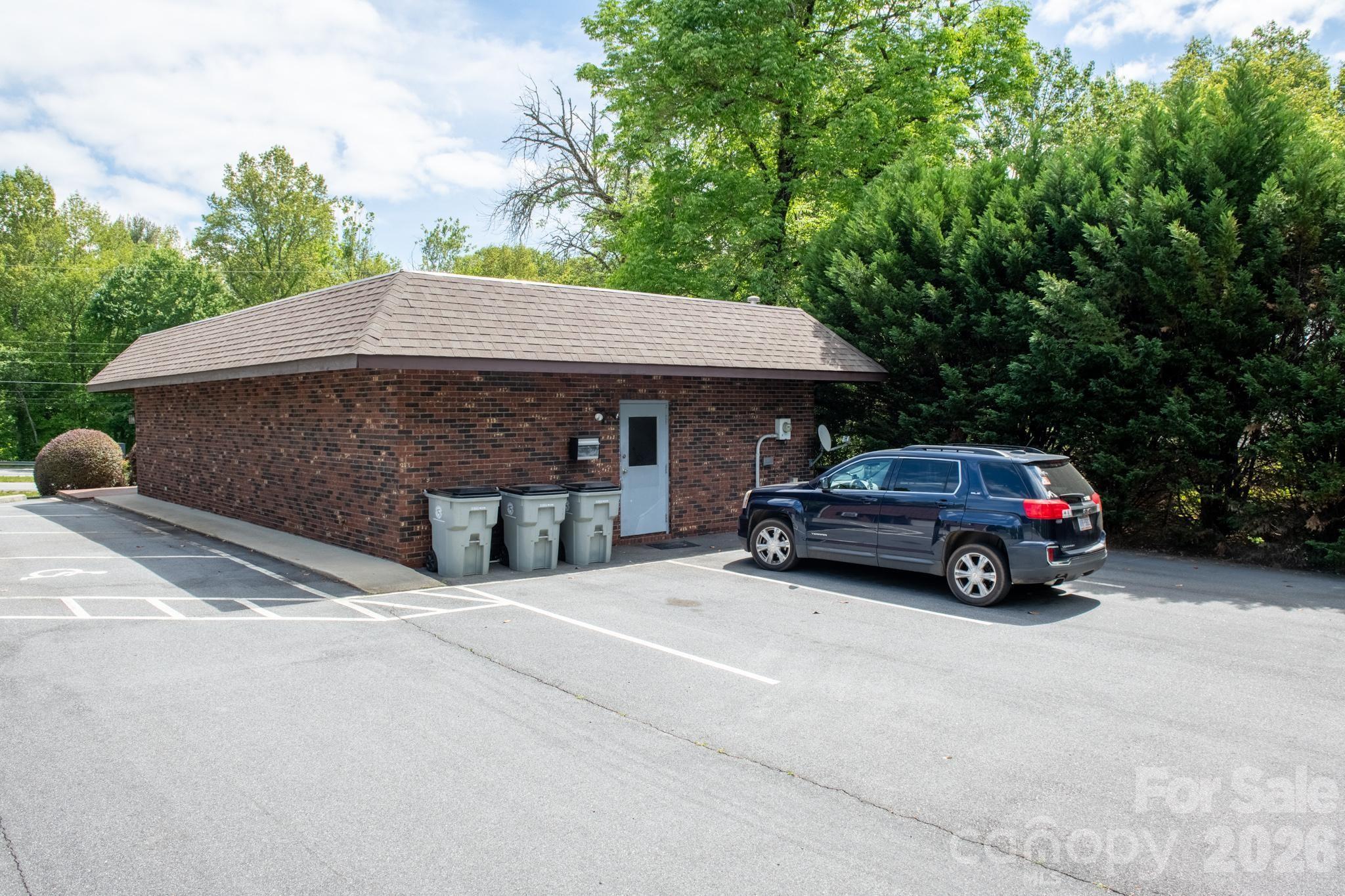 main property photo 33
