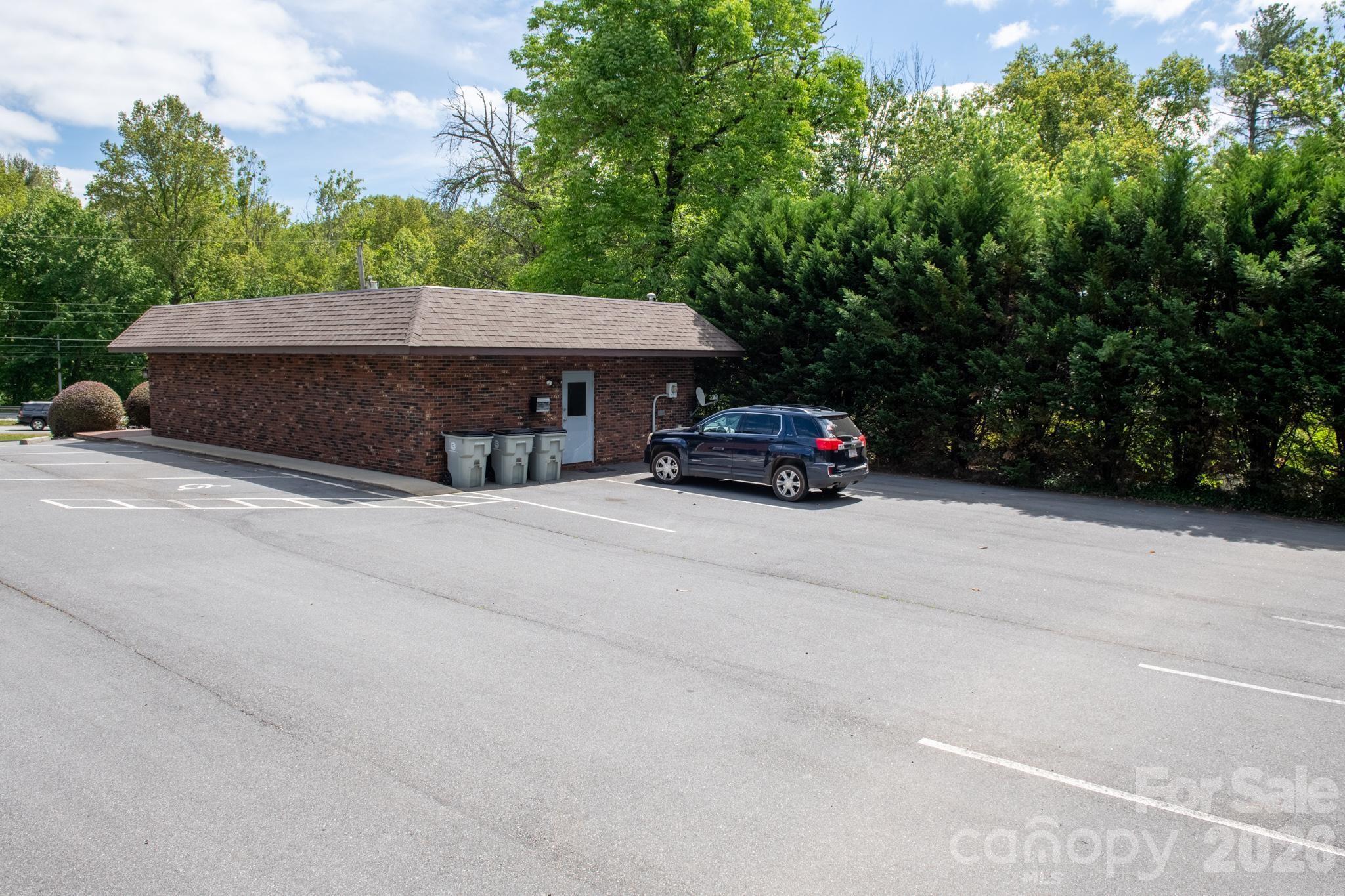 main property photo 34