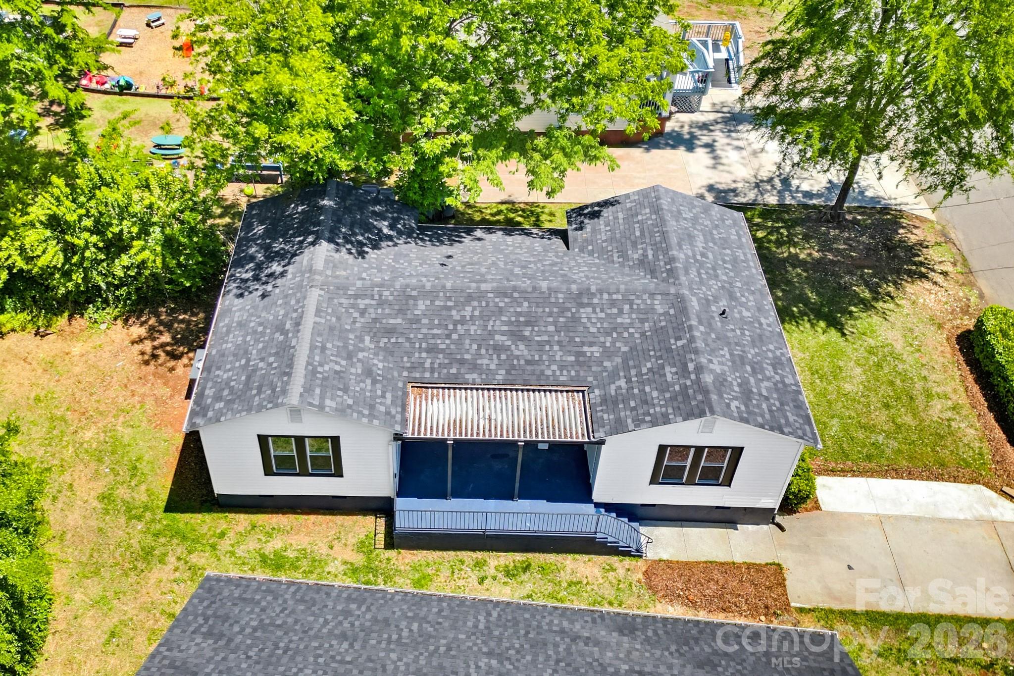 main property photo 34