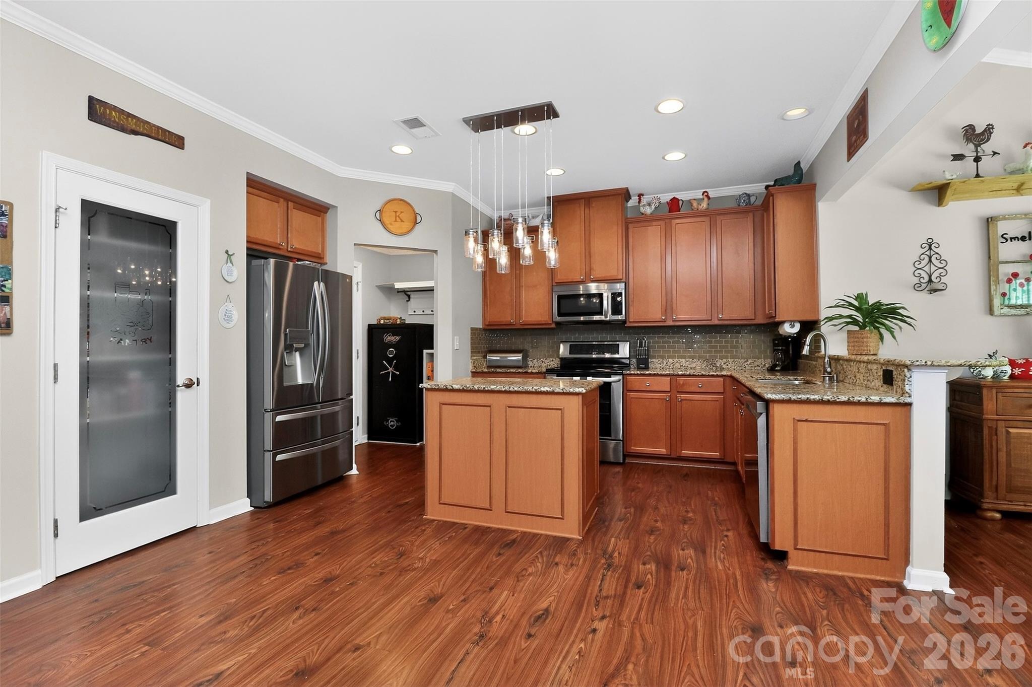 main property photo 10