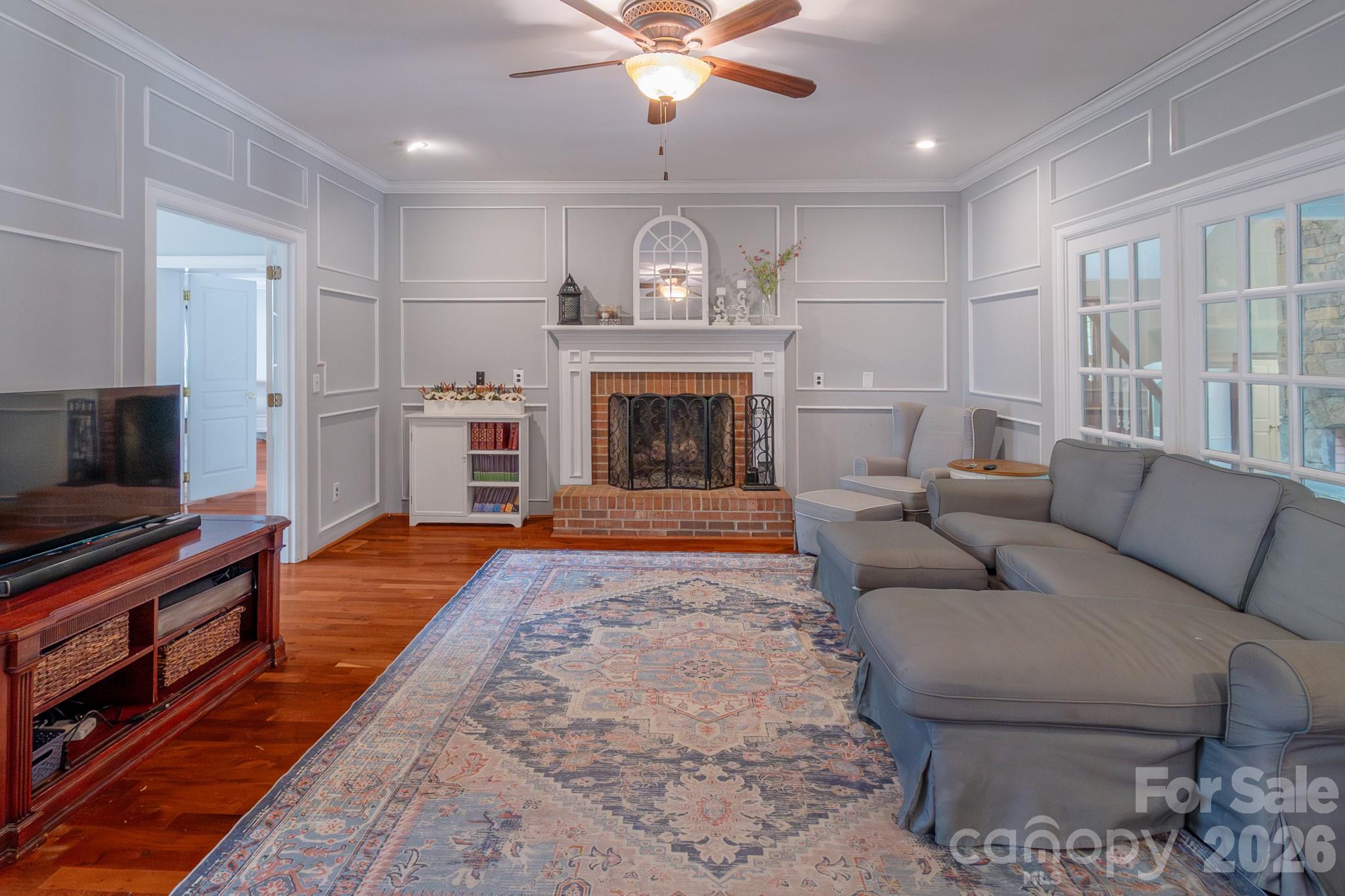 main property photo 9