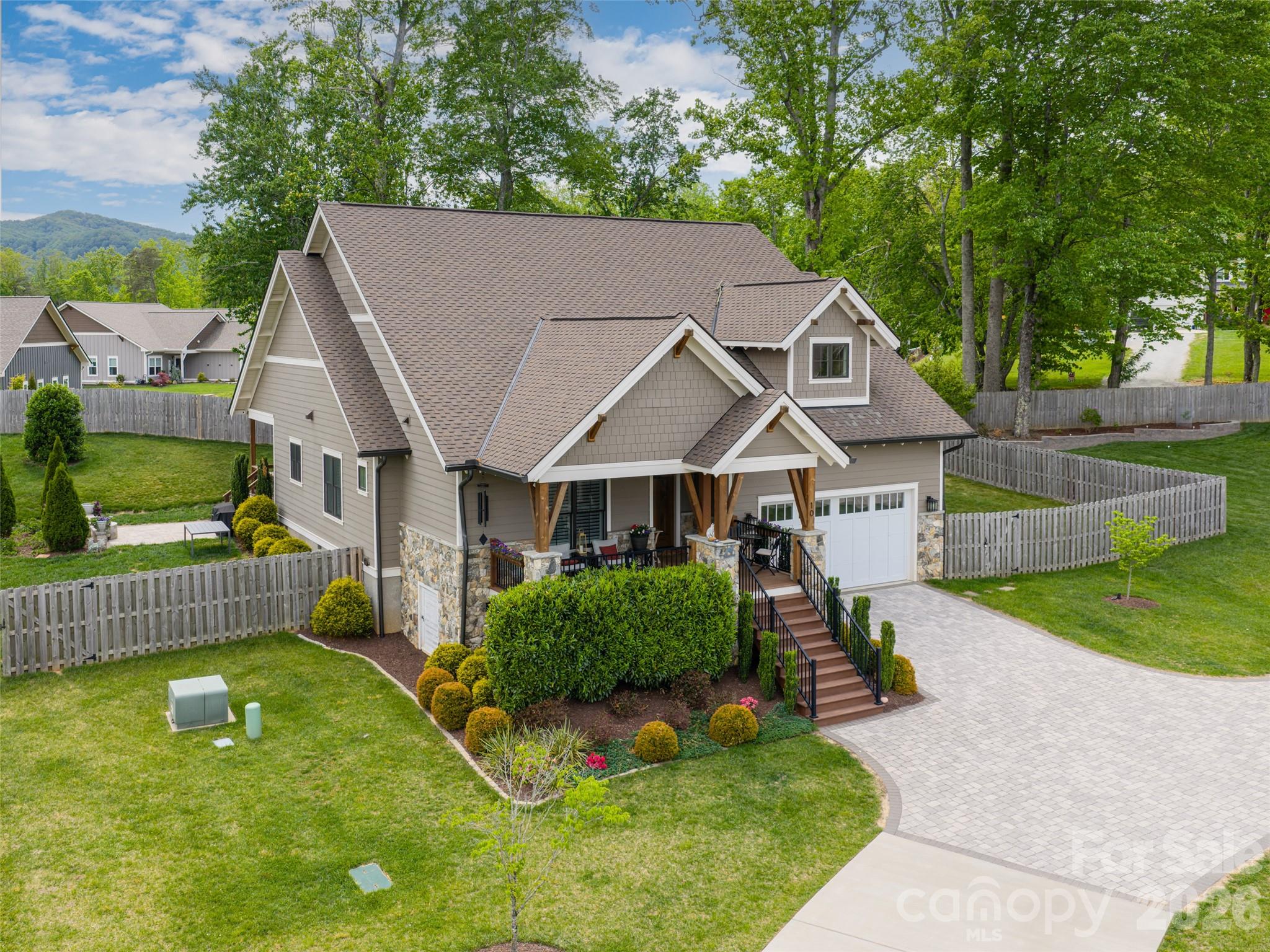 main property photo 40