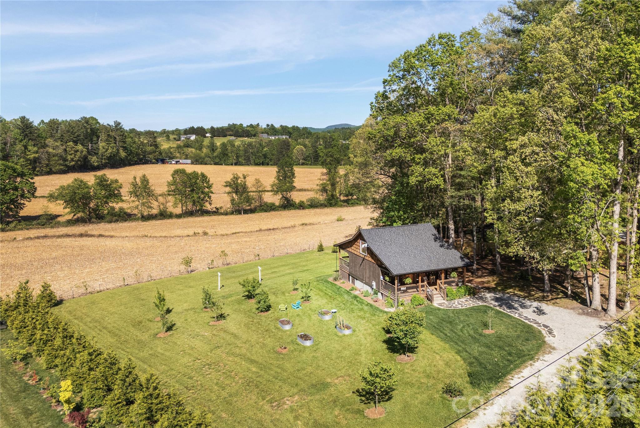 main property photo 25