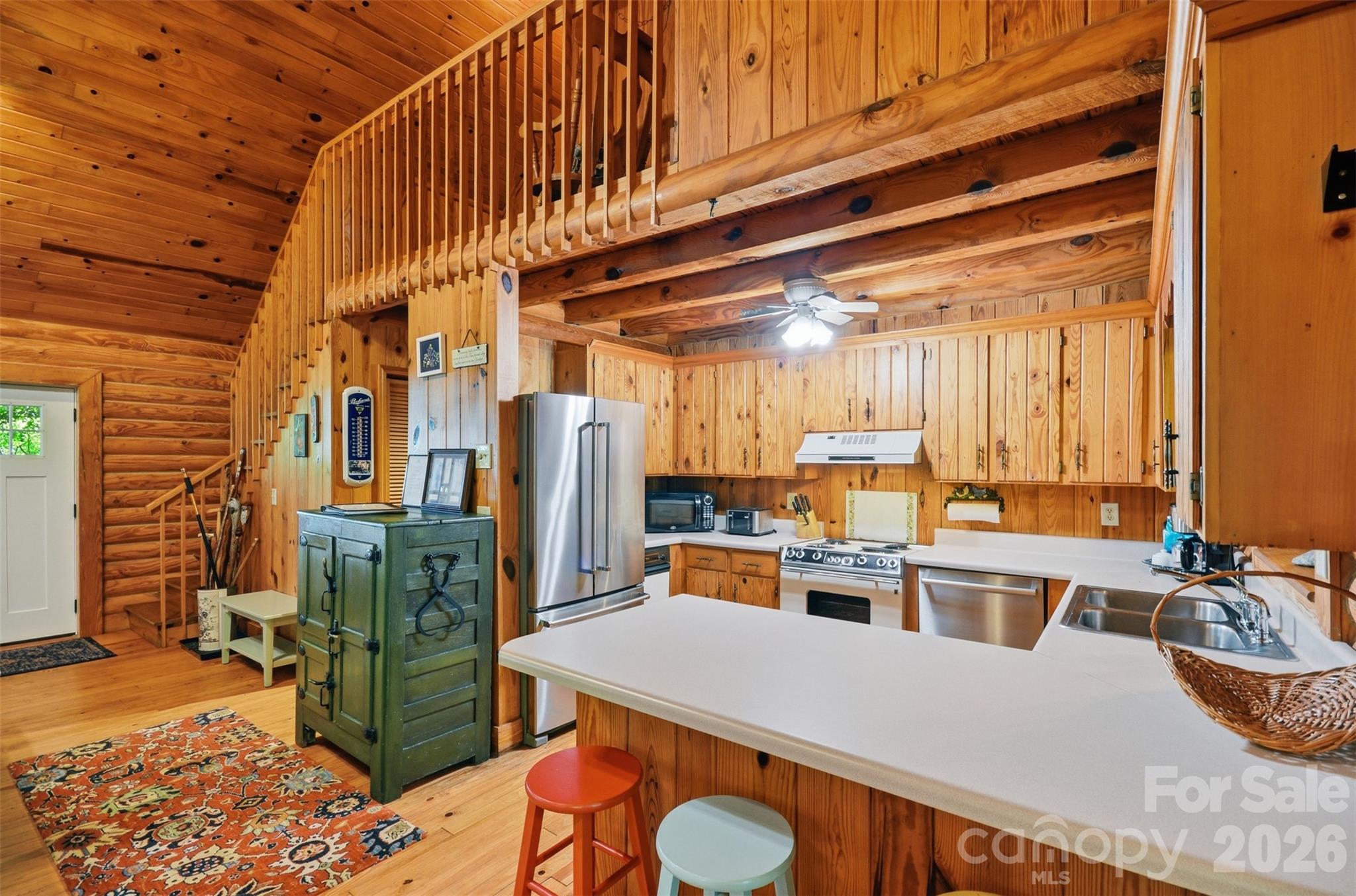 main property photo 11