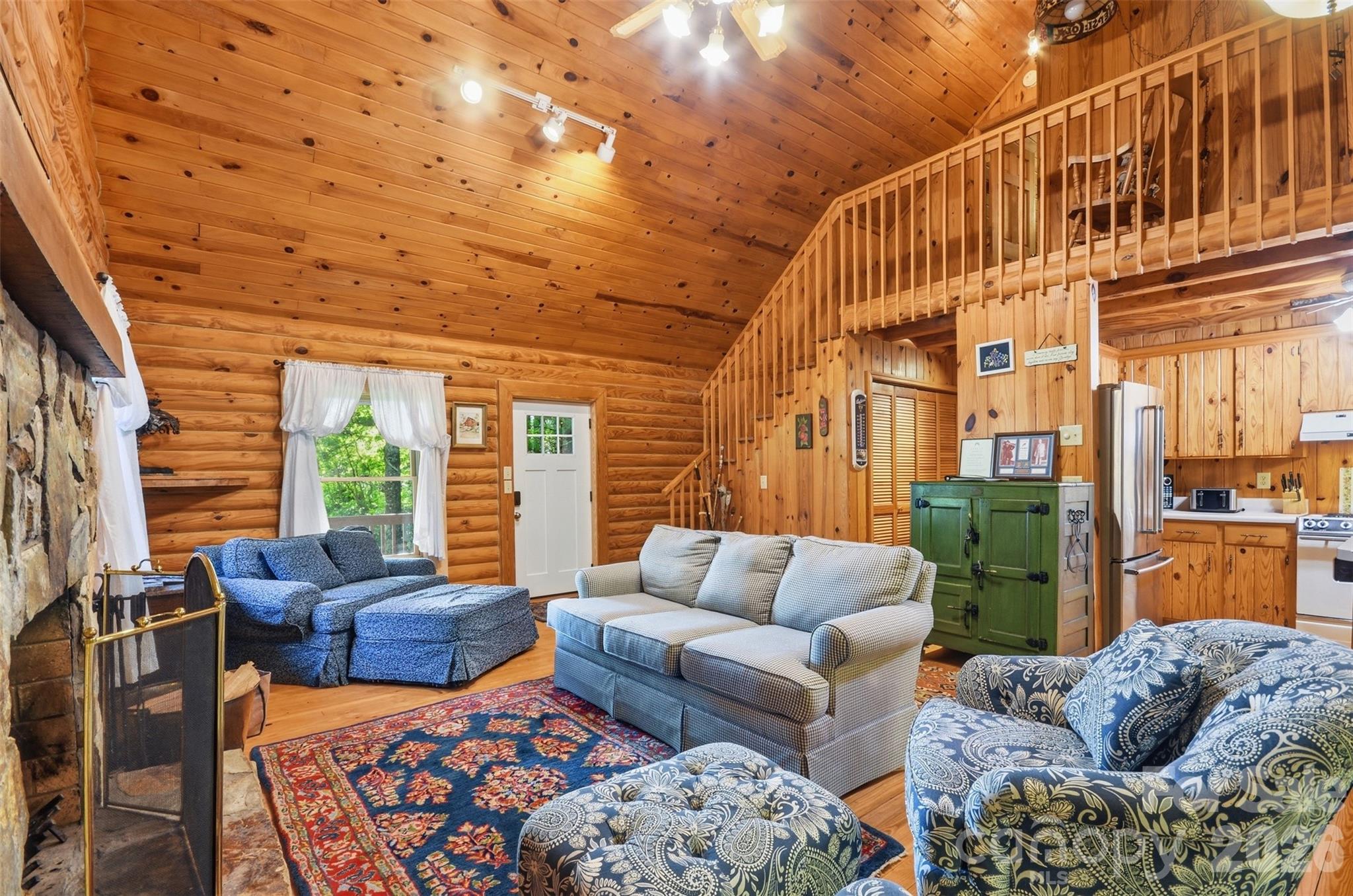main property photo 6