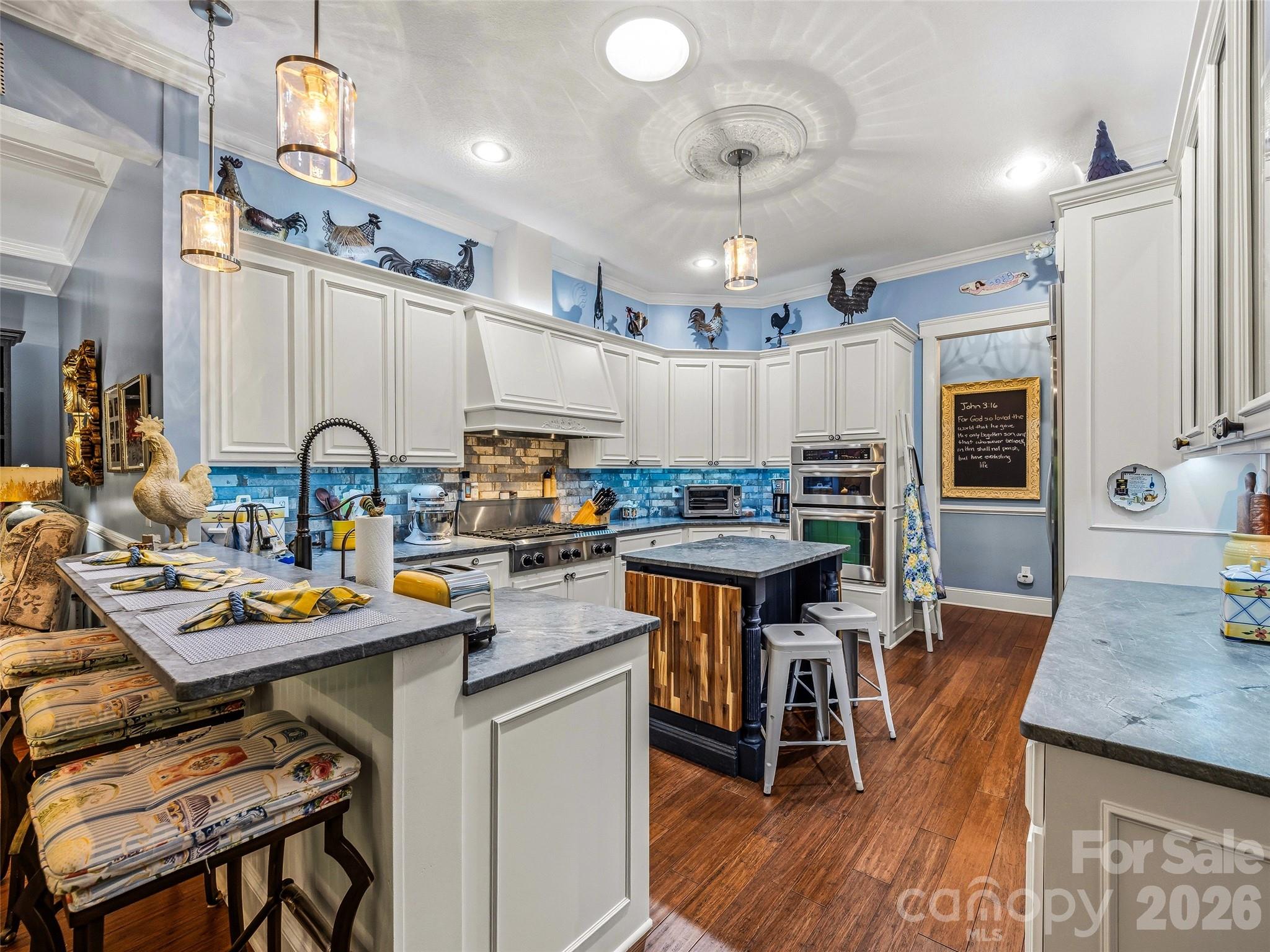 main property photo 13