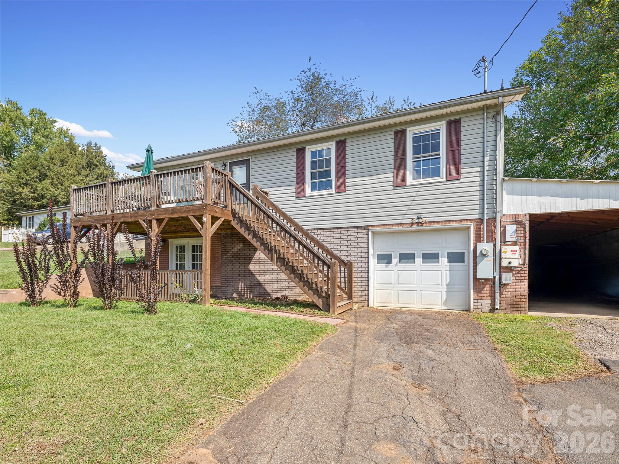 main property photo 30
