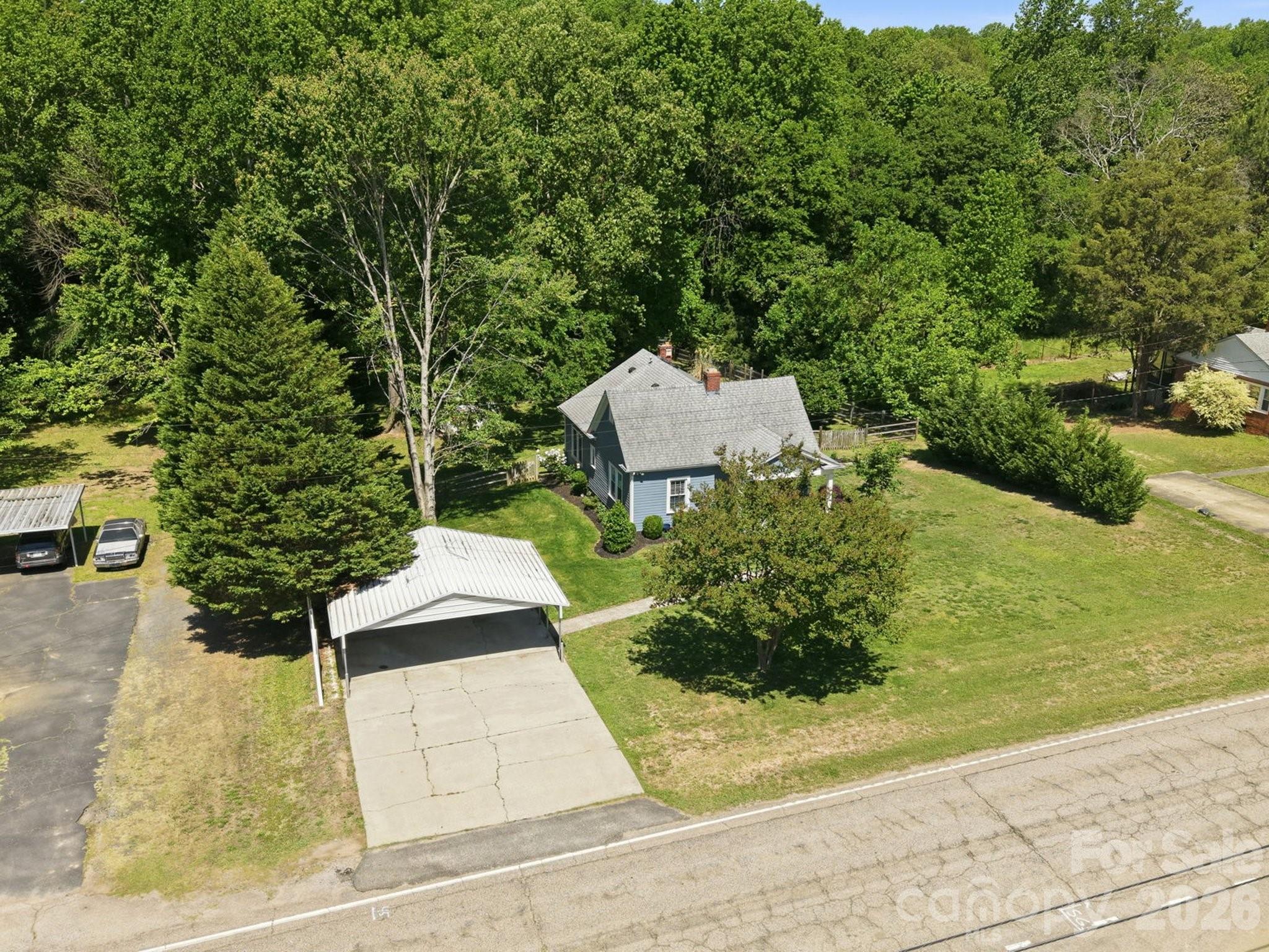 main property photo 10