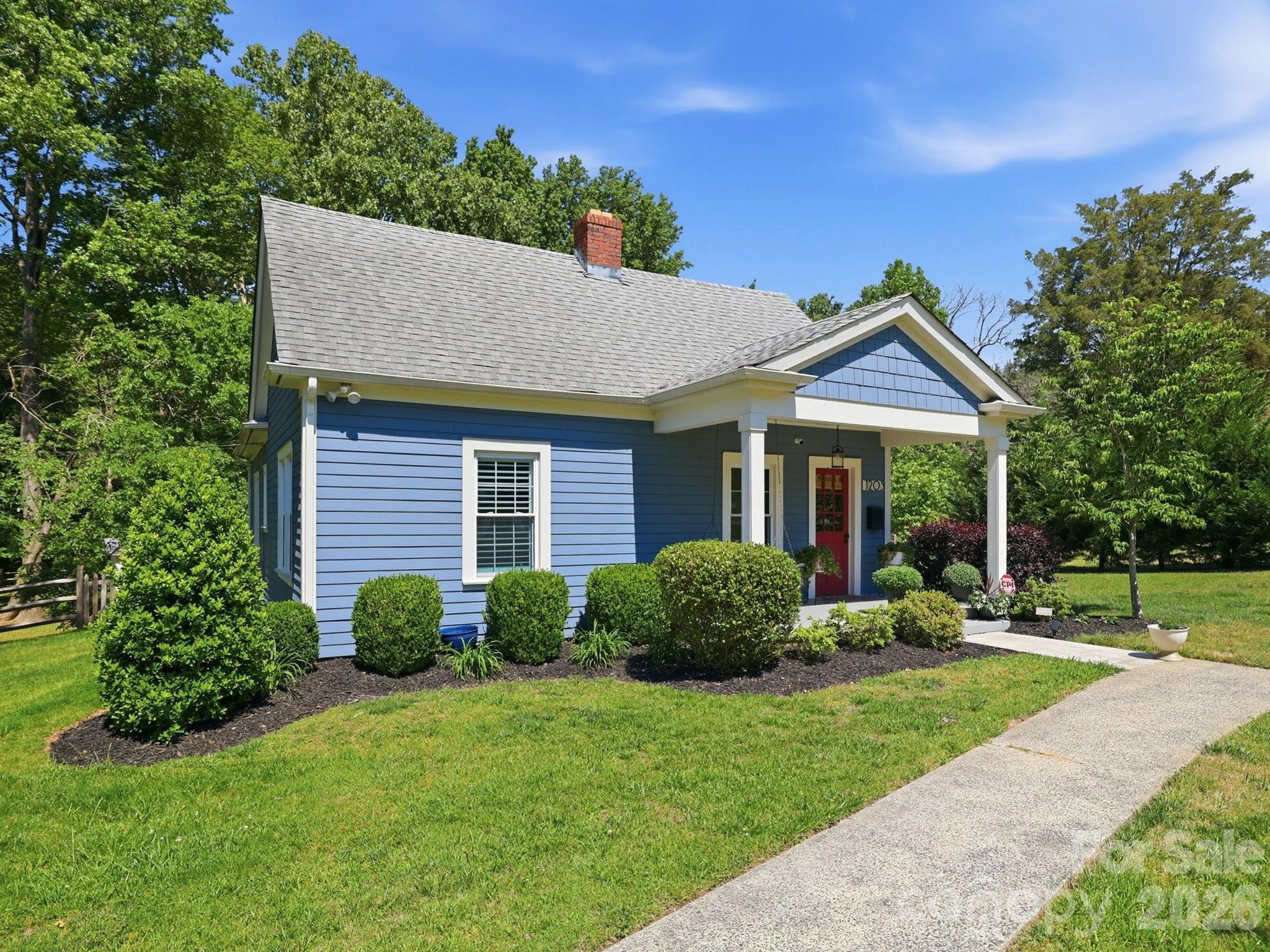 main property photo 12