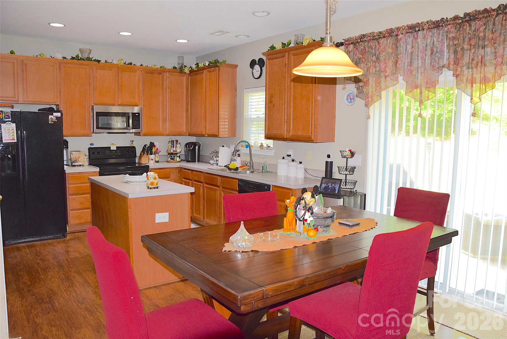 main property photo 5
