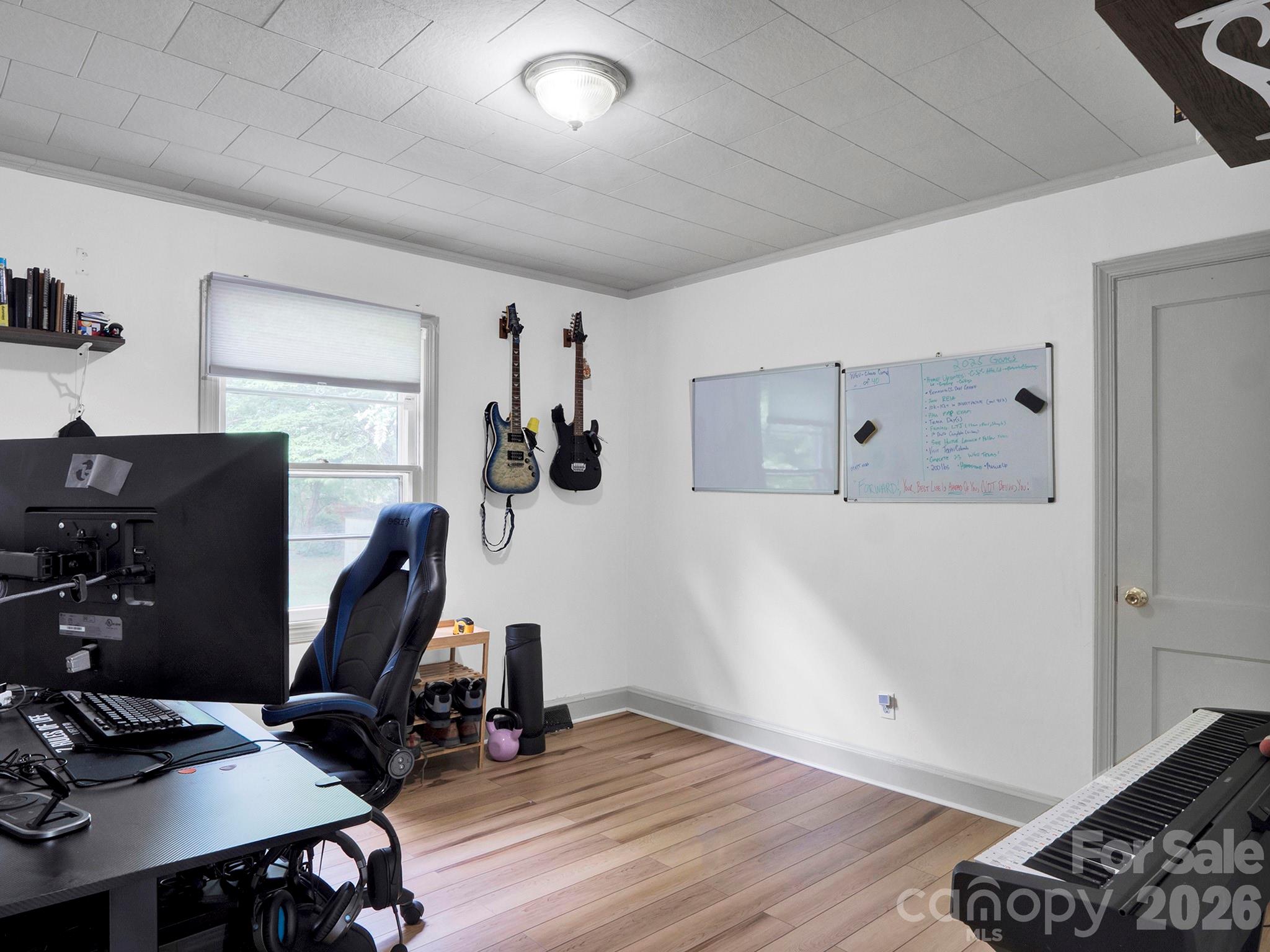 main property photo 13