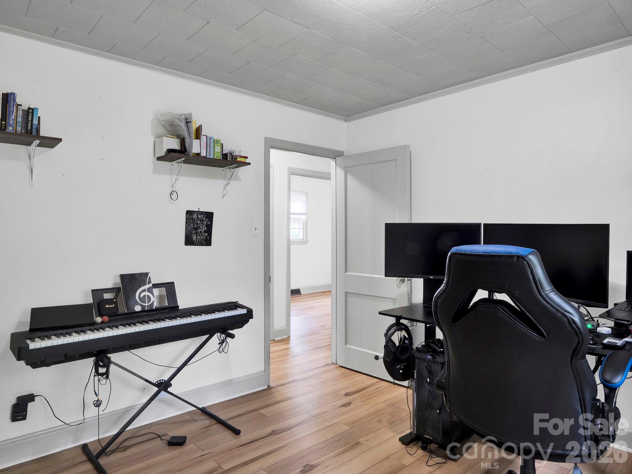 main property photo 14