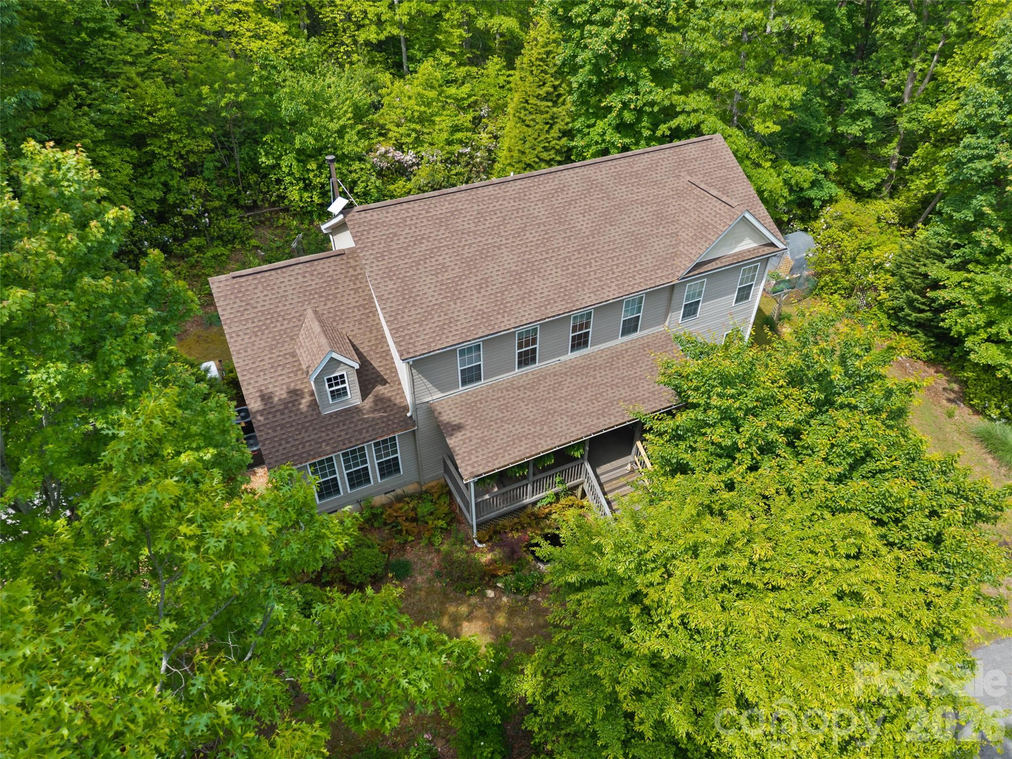 main property photo 9