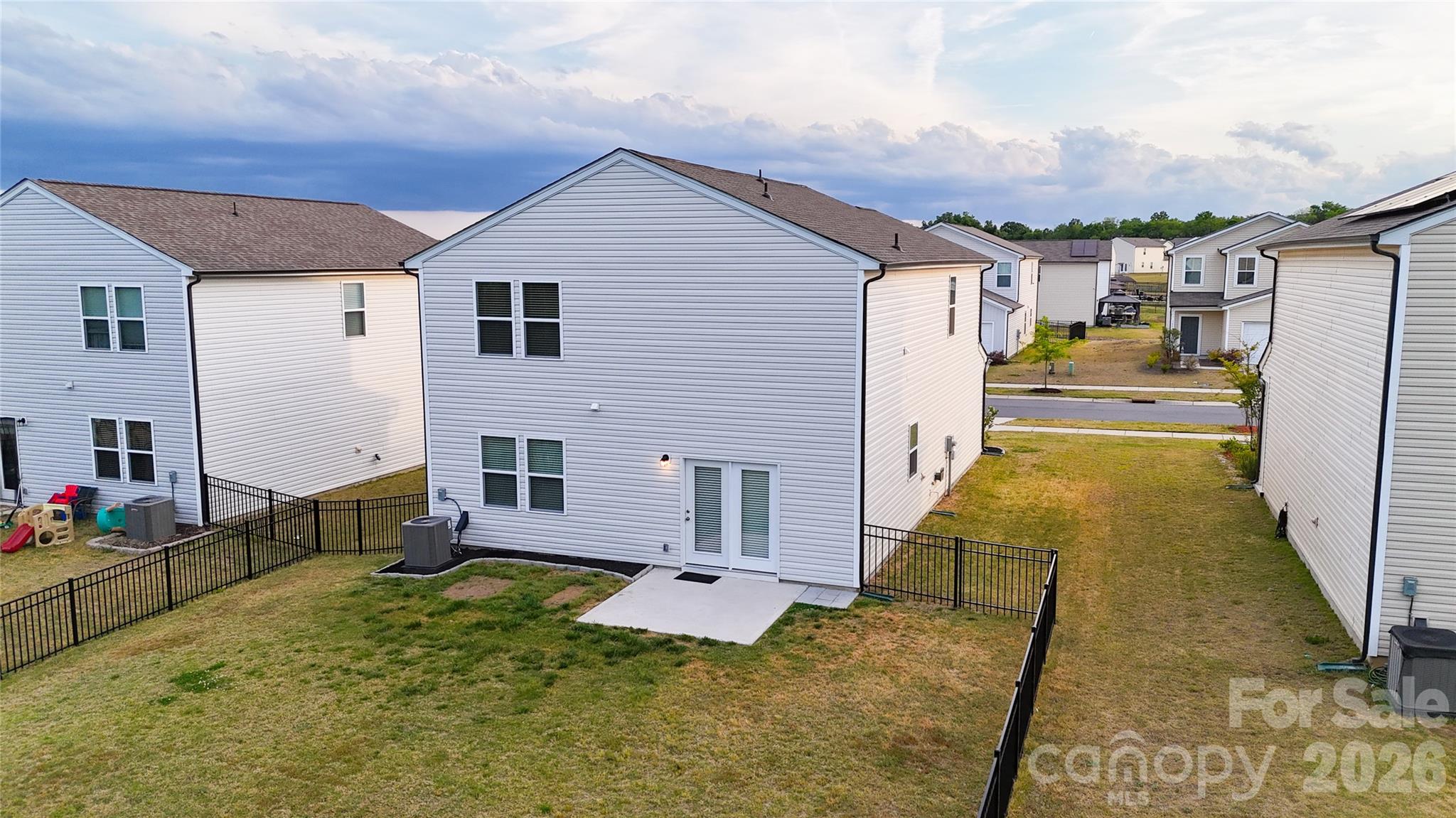 main property photo 34